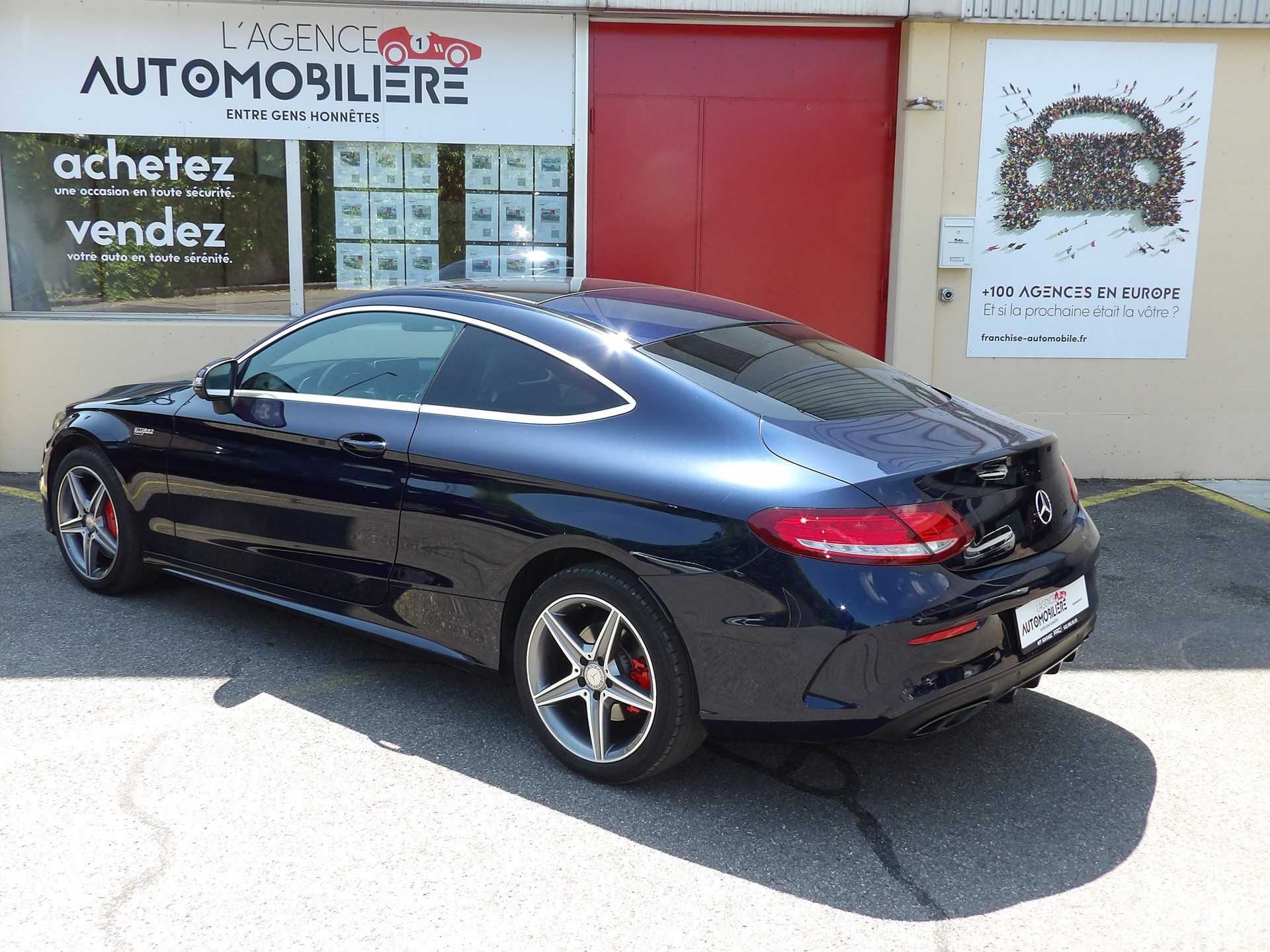 MERCEDES-BENZ C 300 AMG Line Coupé 7G-tronic-showroom-element-3