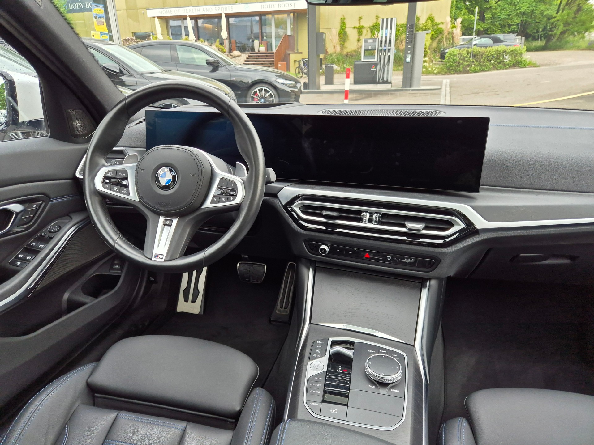 BMW 330i Touring xDrive Steptronic M Sport Pro-image-21