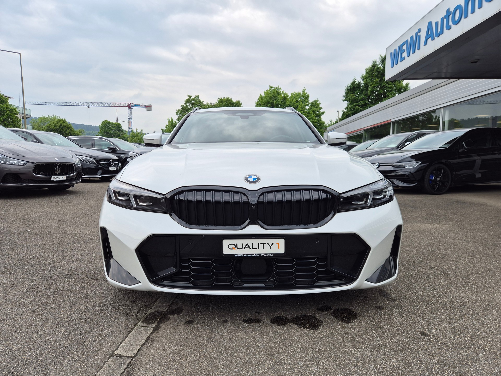 BMW 330i Touring xDrive Steptronic M Sport Pro-showroom-element-2