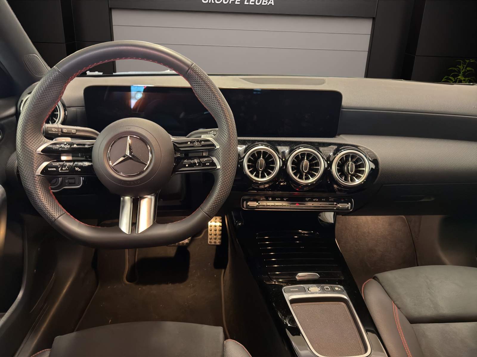 Image MERCEDES-BENZ A-220 A 220 4Matic 8G-DCT