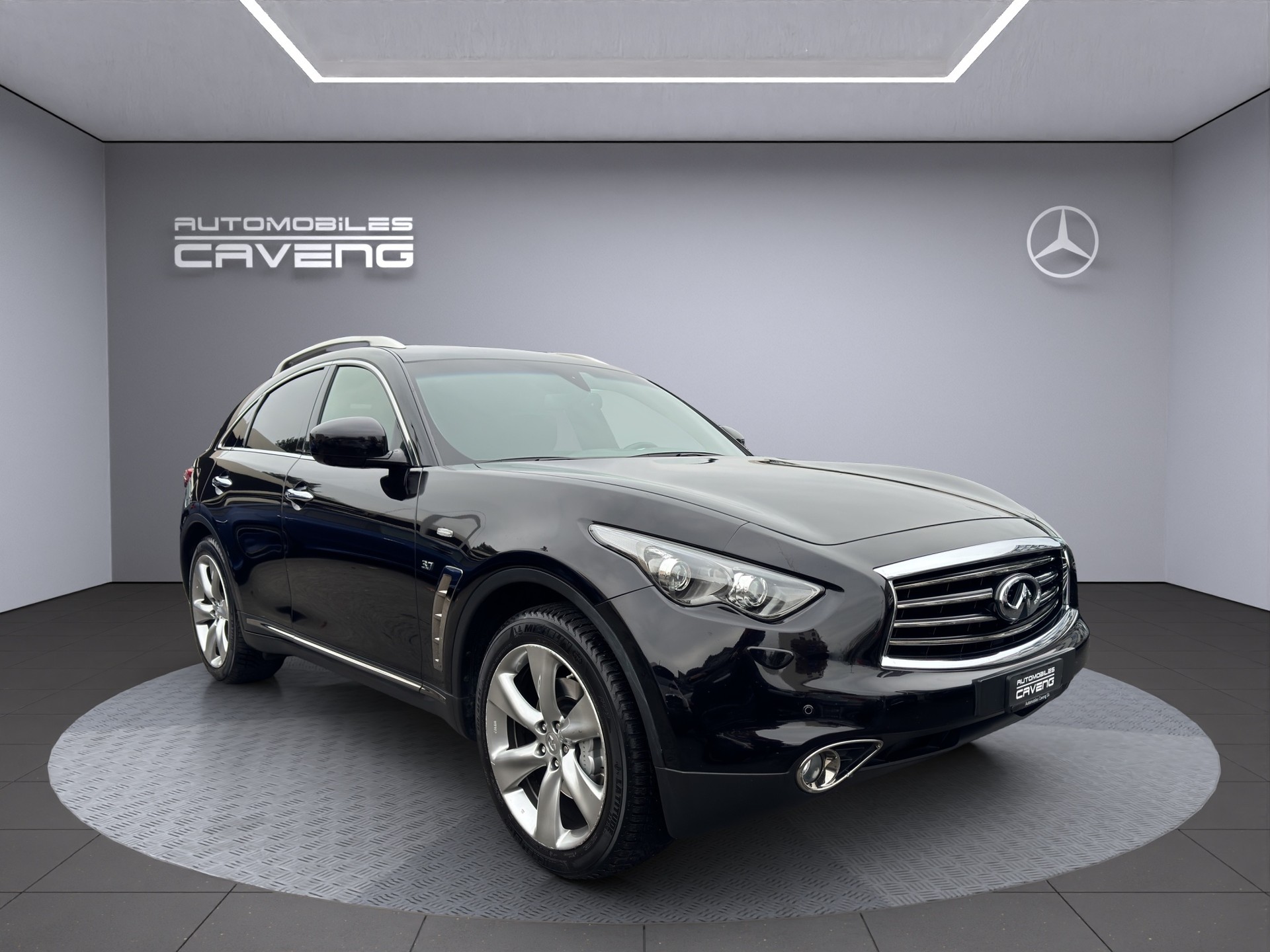 INFINITI QX70 3.7 S Premium AWD Automatic-image-6