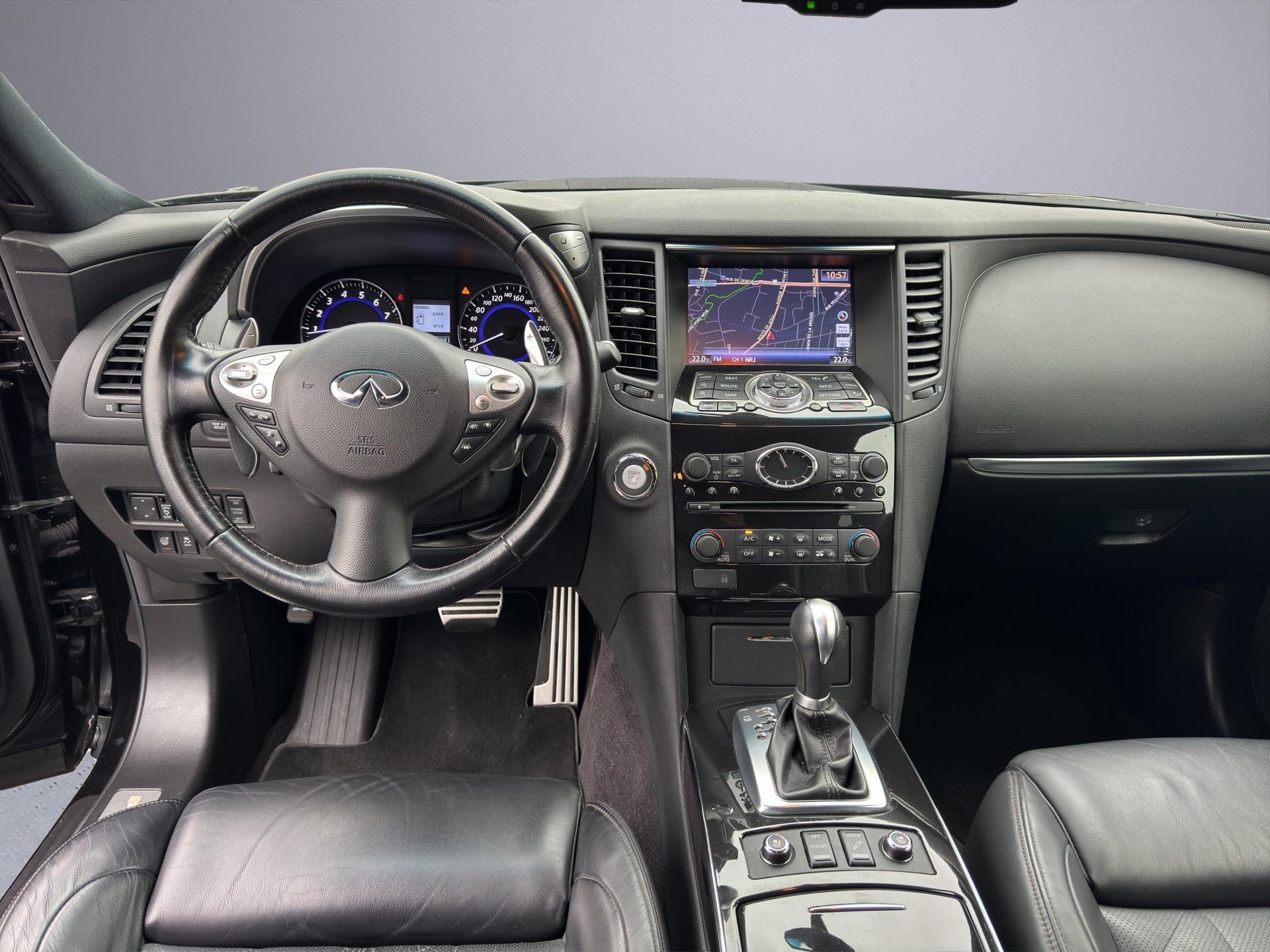 INFINITI QX70 3.7 S Premium AWD Automatic-image-11