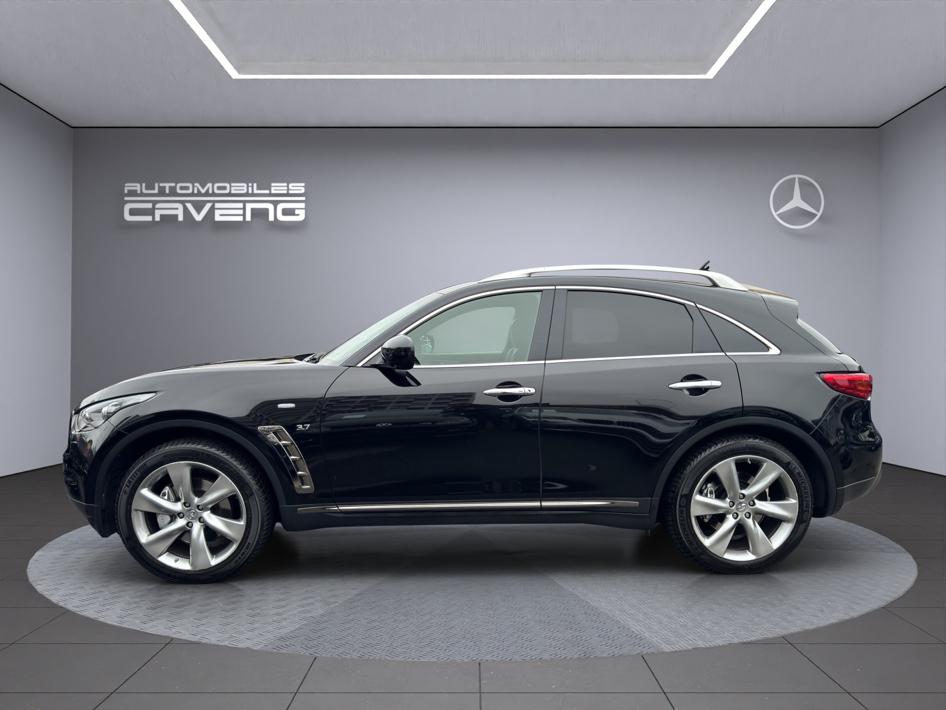 INFINITI QX70 3.7 S Premium AWD Automatic-image-1