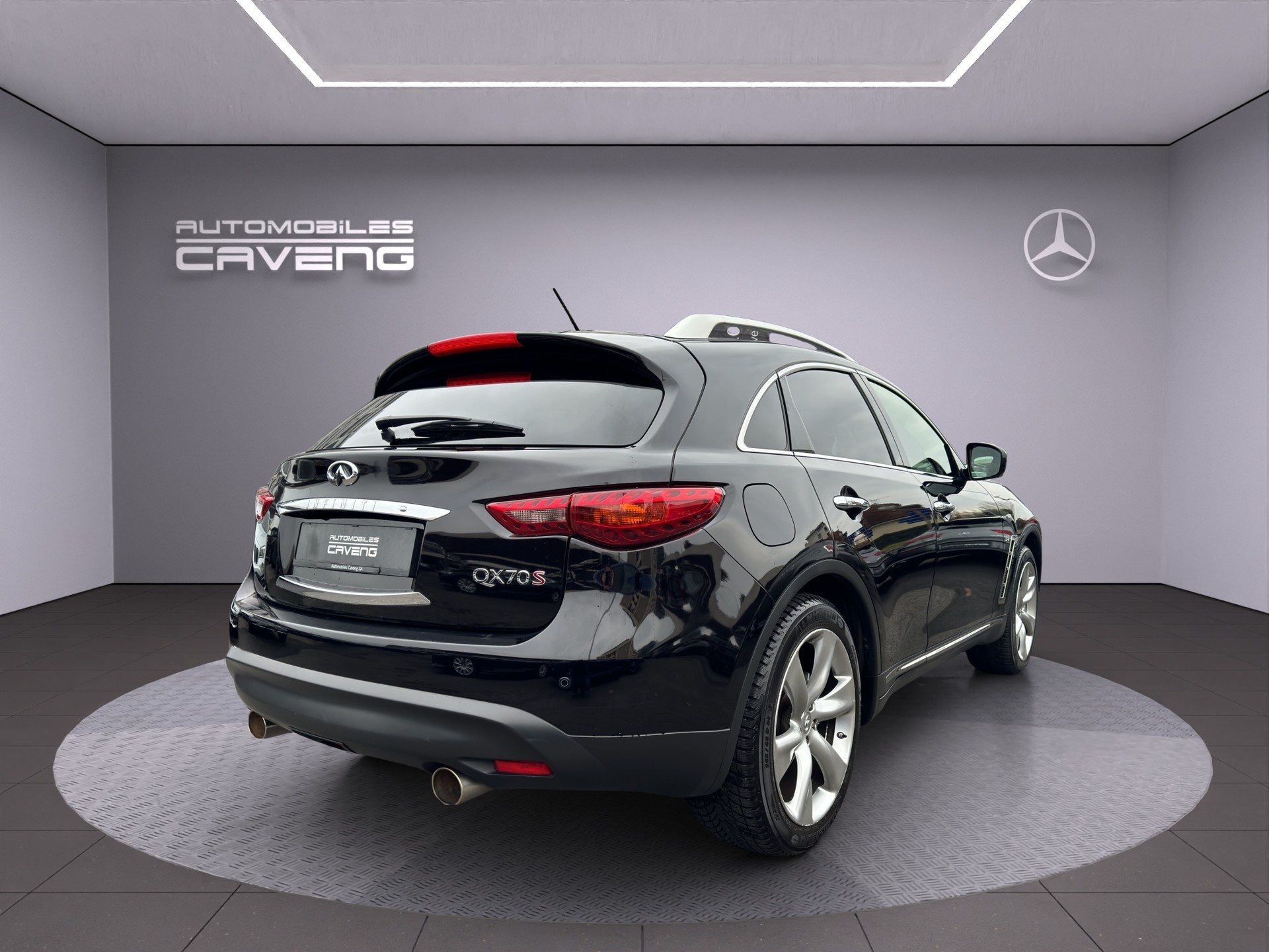INFINITI QX70 3.7 S Premium AWD Automatic-image-4