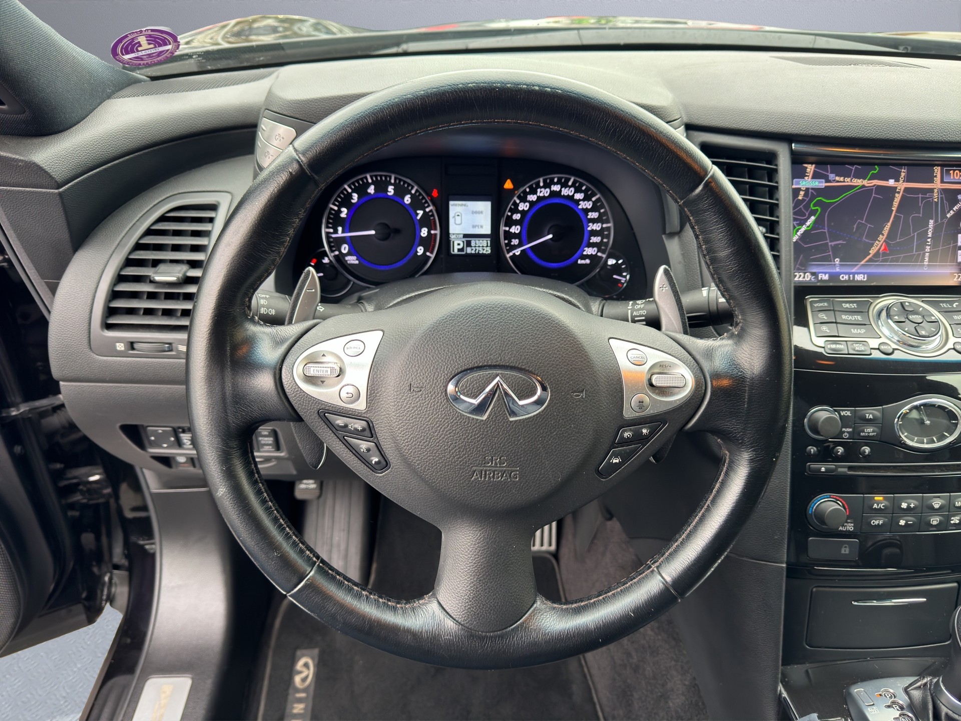 INFINITI QX70 3.7 S Premium AWD Automatic-image-10