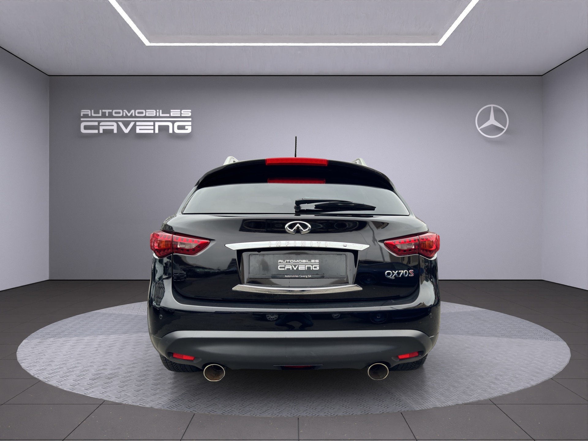 INFINITI QX70 3.7 S Premium AWD Automatic-image-3