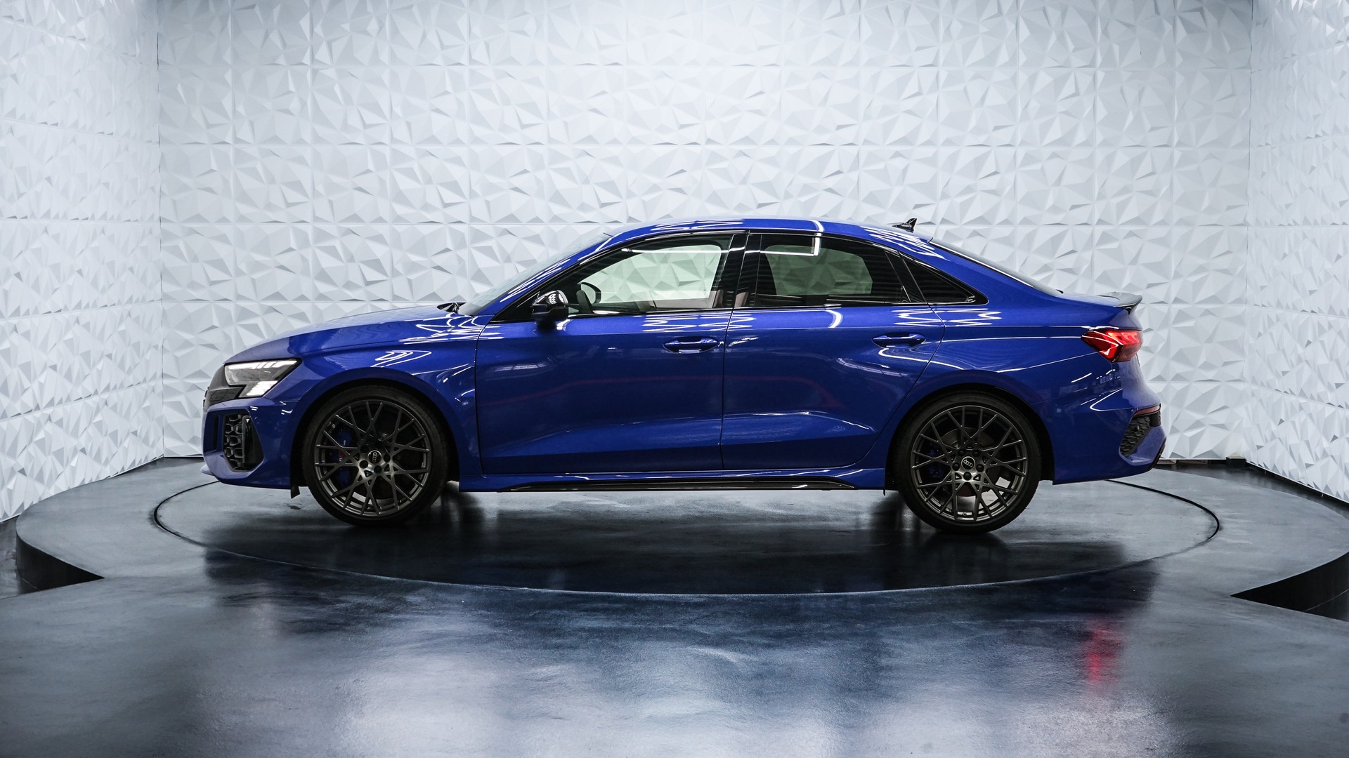 AUDI RS3 Limousine 2.5 TSI Performance quattro-image-6