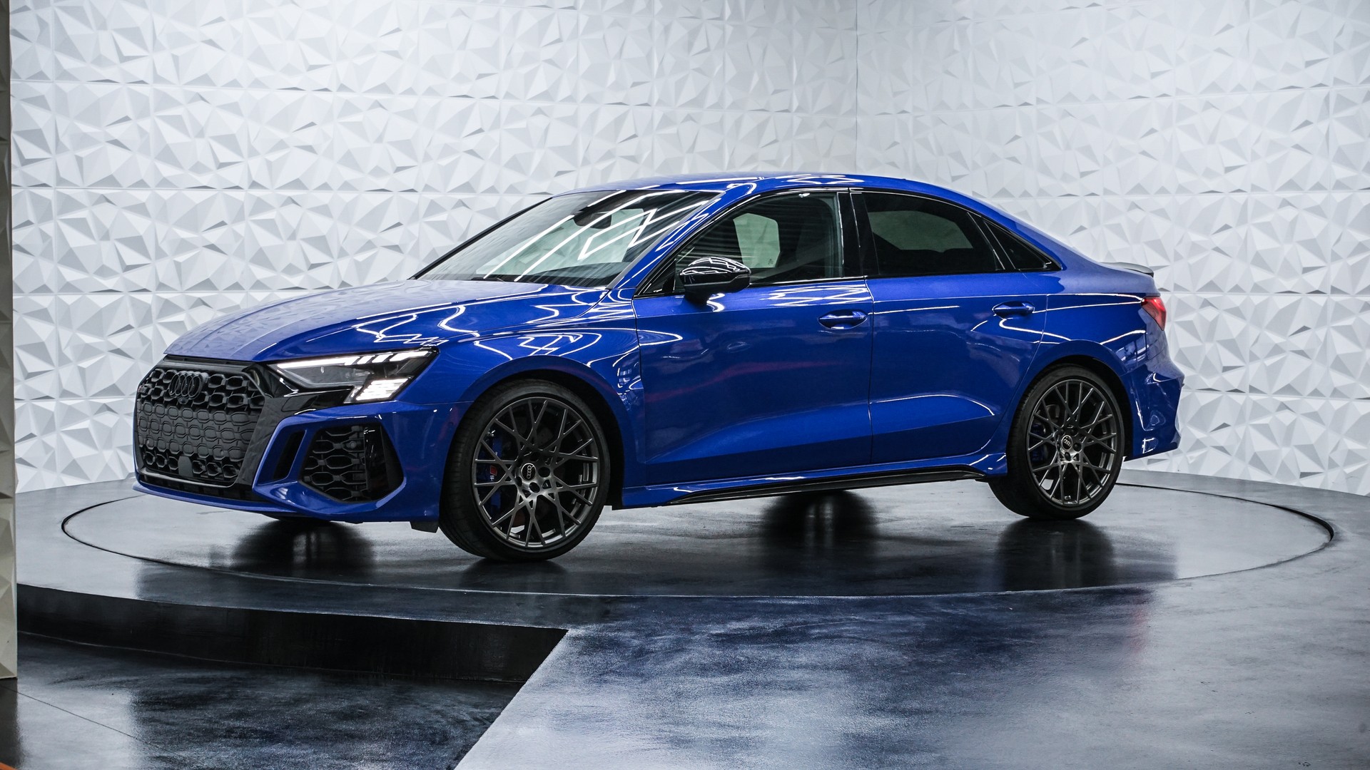 AUDI RS3 Limousine 2.5 TSI Performance quattro-image-3