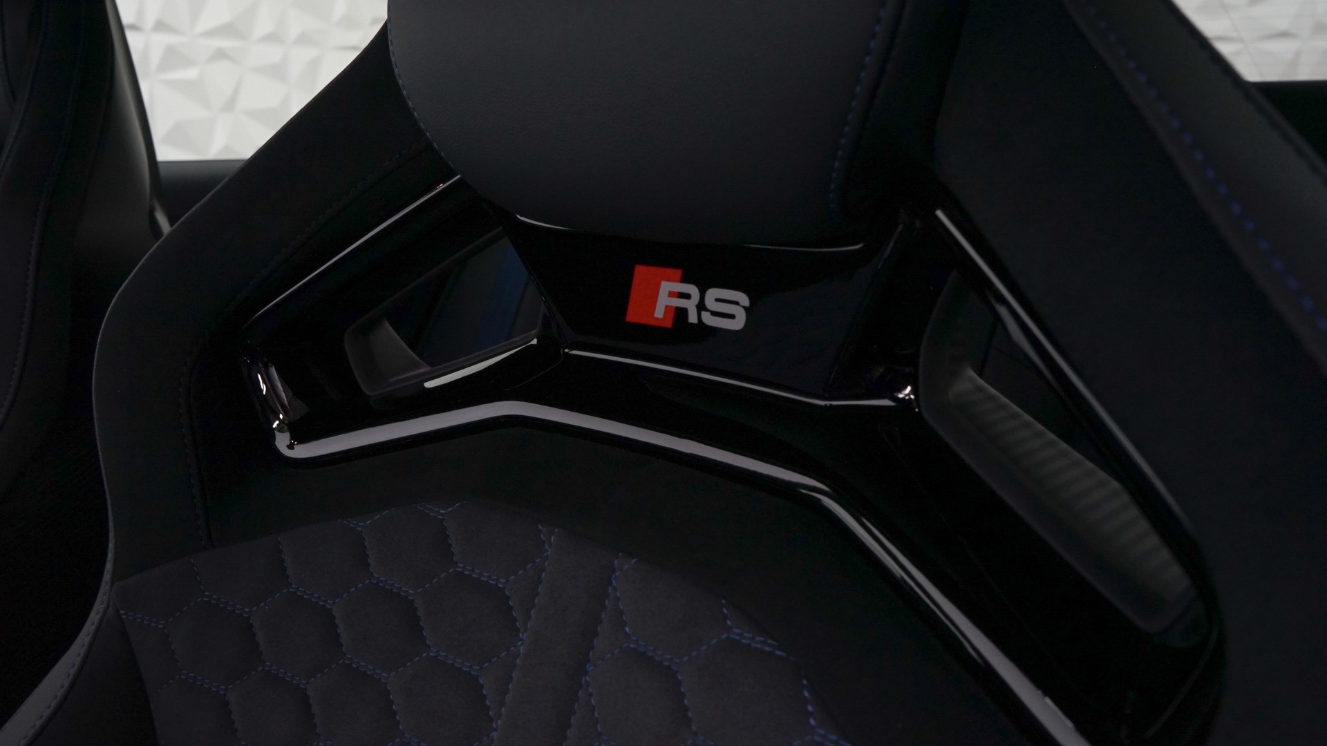 AUDI RS3 Limousine 2.5 TSI Performance quattro-image-16