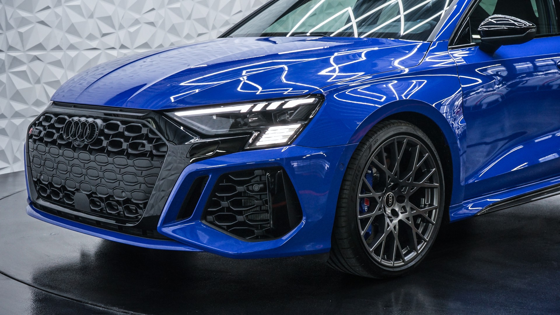 AUDI RS3 Limousine 2.5 TSI Performance quattro-image-4