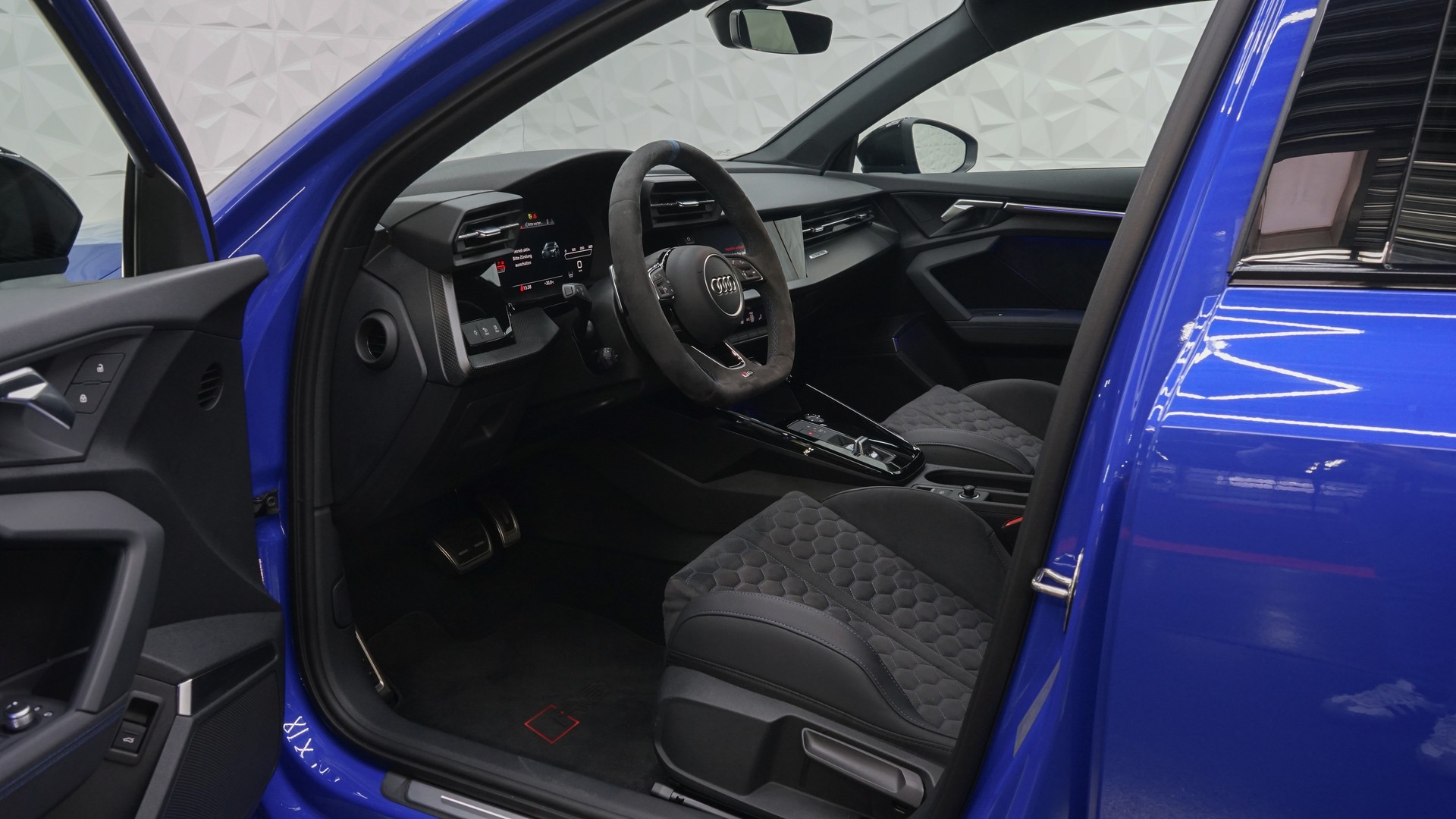 AUDI RS3 Limousine 2.5 TSI Performance quattro-image-12