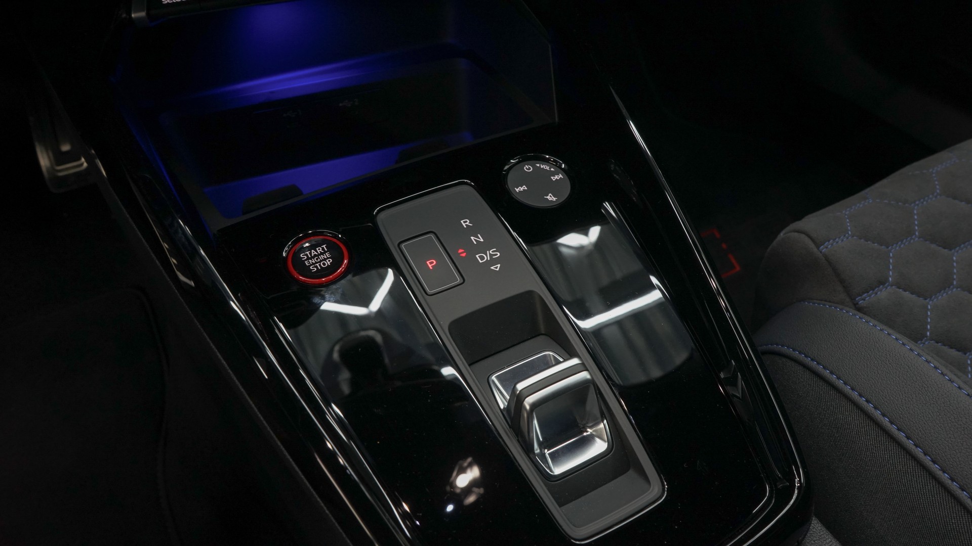 AUDI RS3 Limousine 2.5 TSI Performance quattro-image-17
