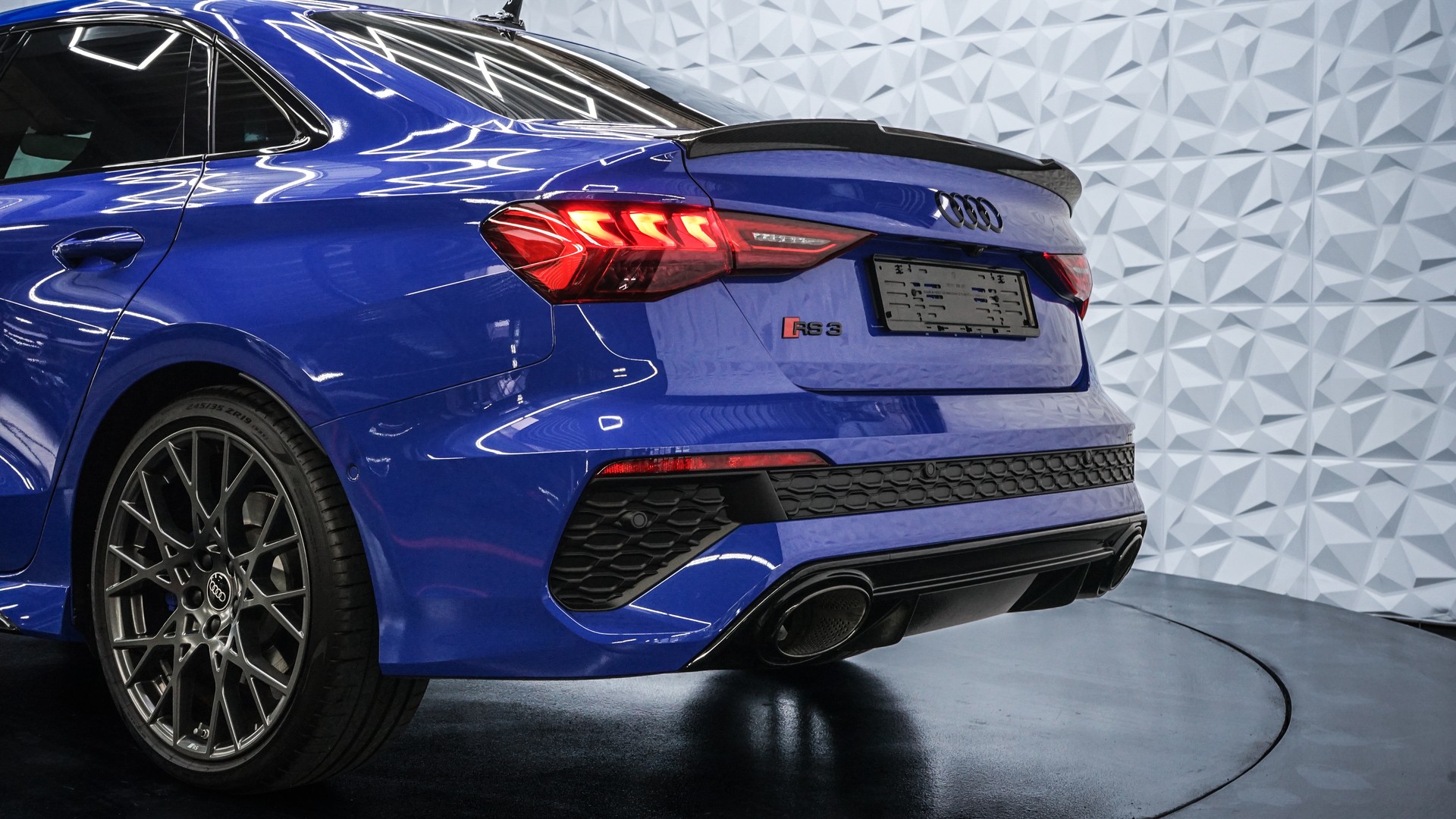 AUDI RS3 Limousine 2.5 TSI Performance quattro-image-9