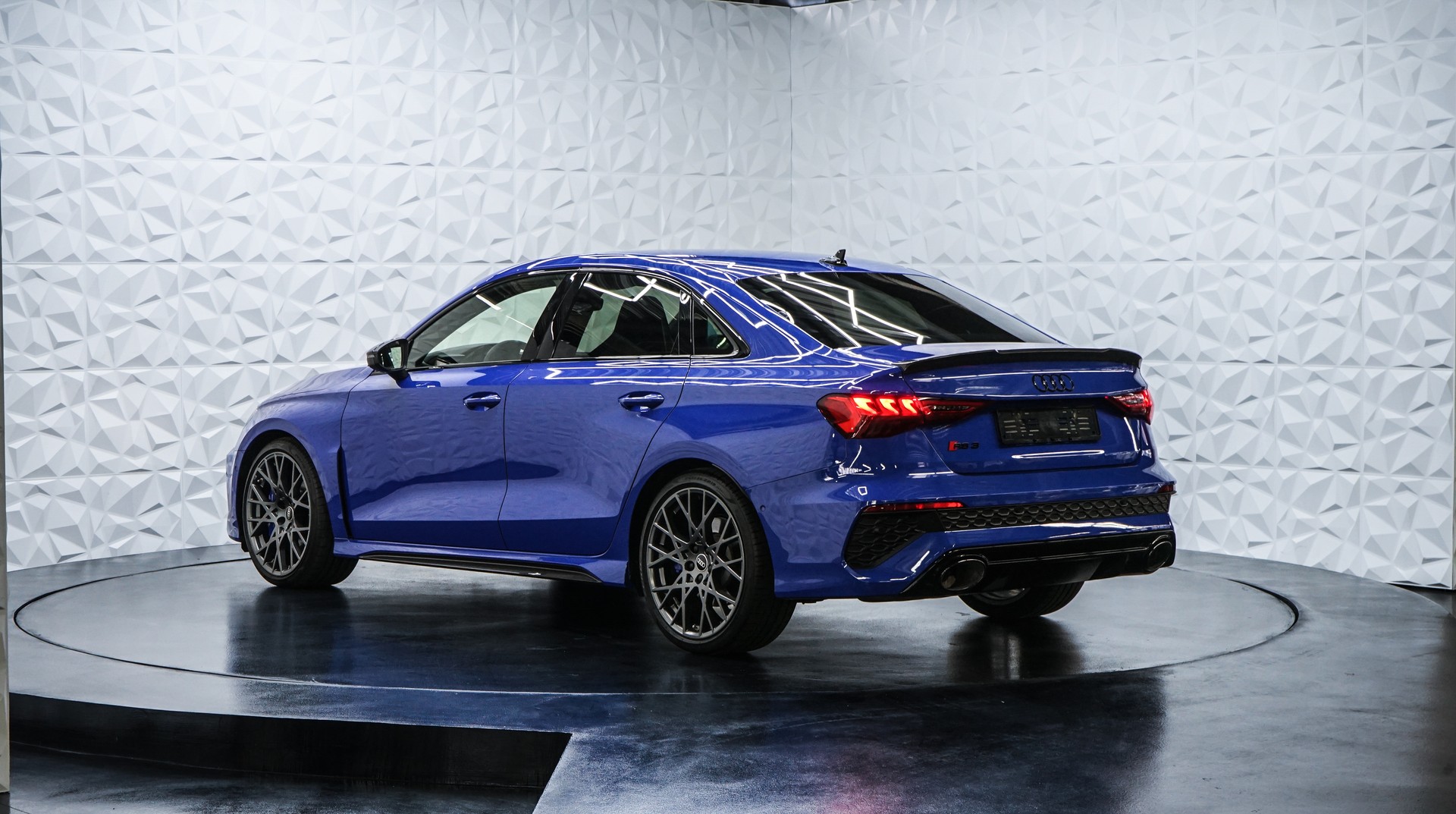 AUDI RS3 Limousine 2.5 TSI Performance quattro-image-8