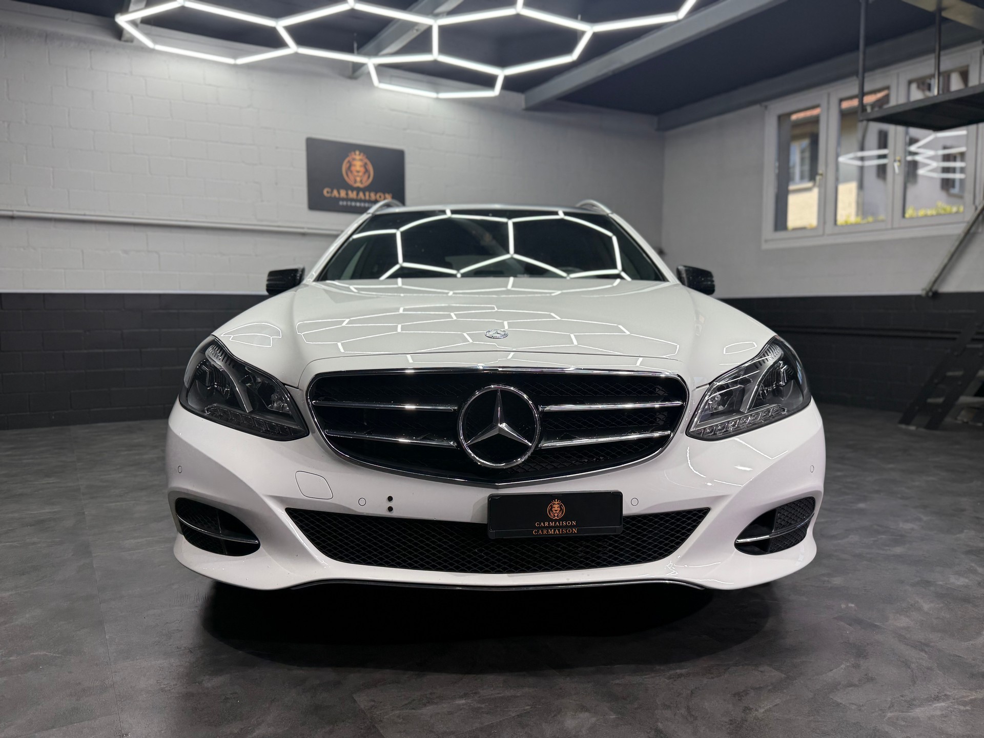 MERCEDES-BENZ E 200 CDI BlueEfficiency Elégance-showroom-element-1