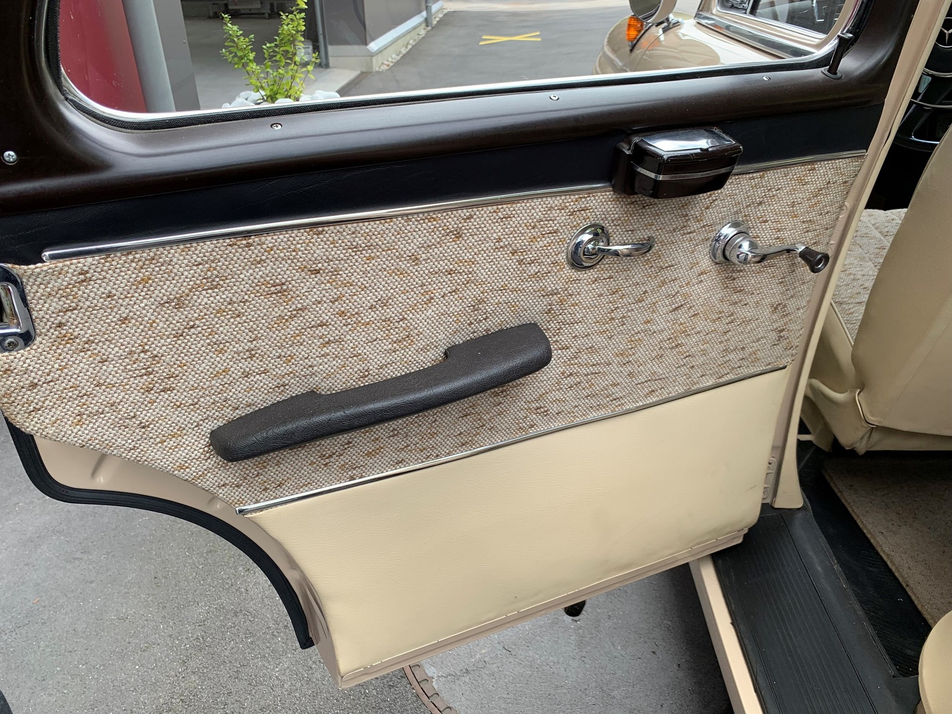 MERCEDES-BENZ 190-image-10