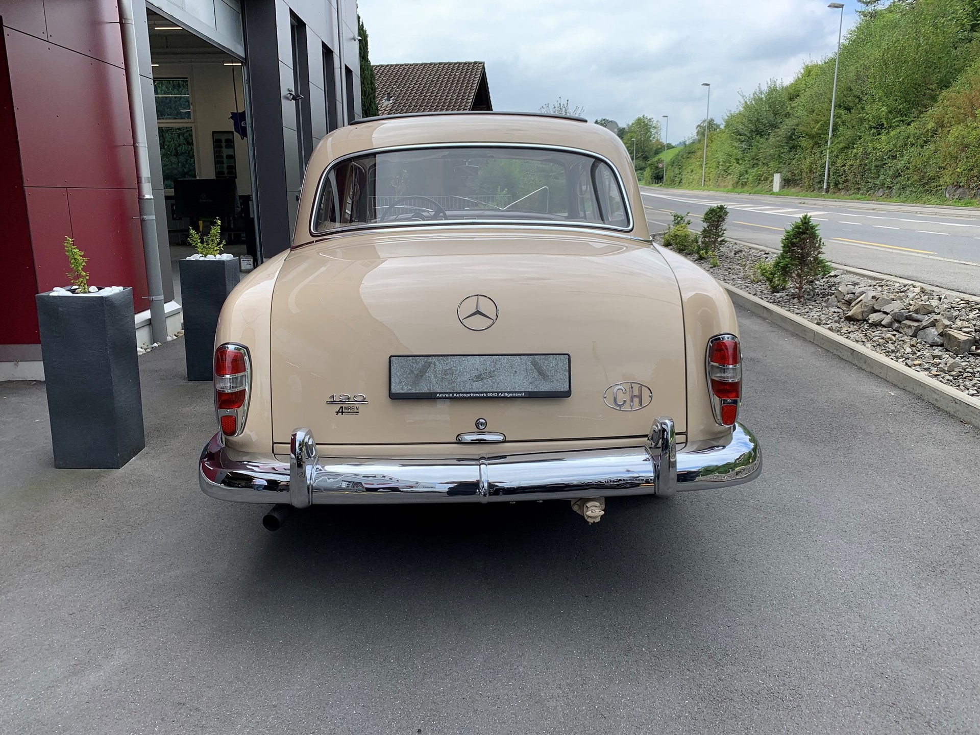 MERCEDES-BENZ 190-image-5