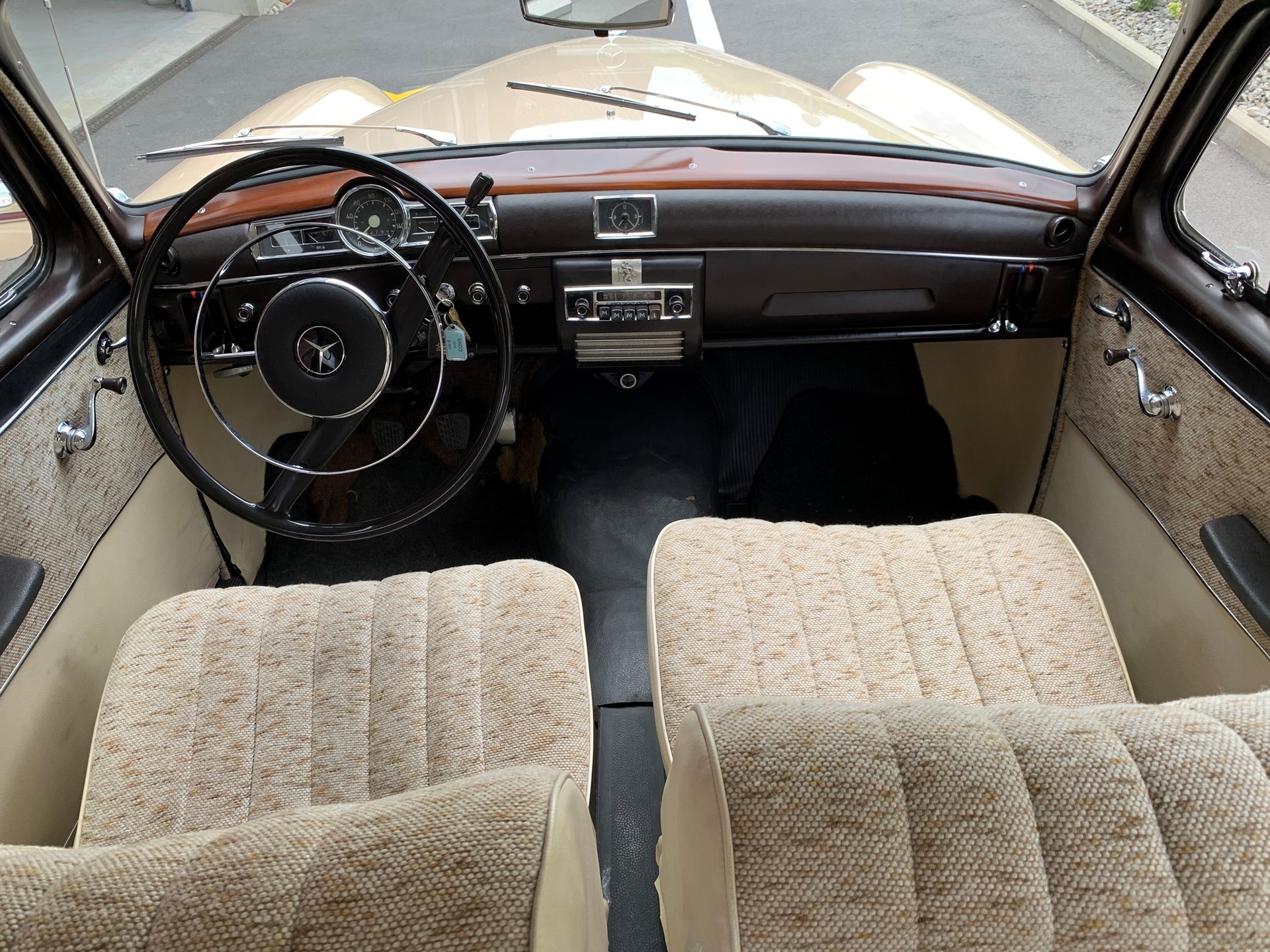 MERCEDES-BENZ 190-image-7