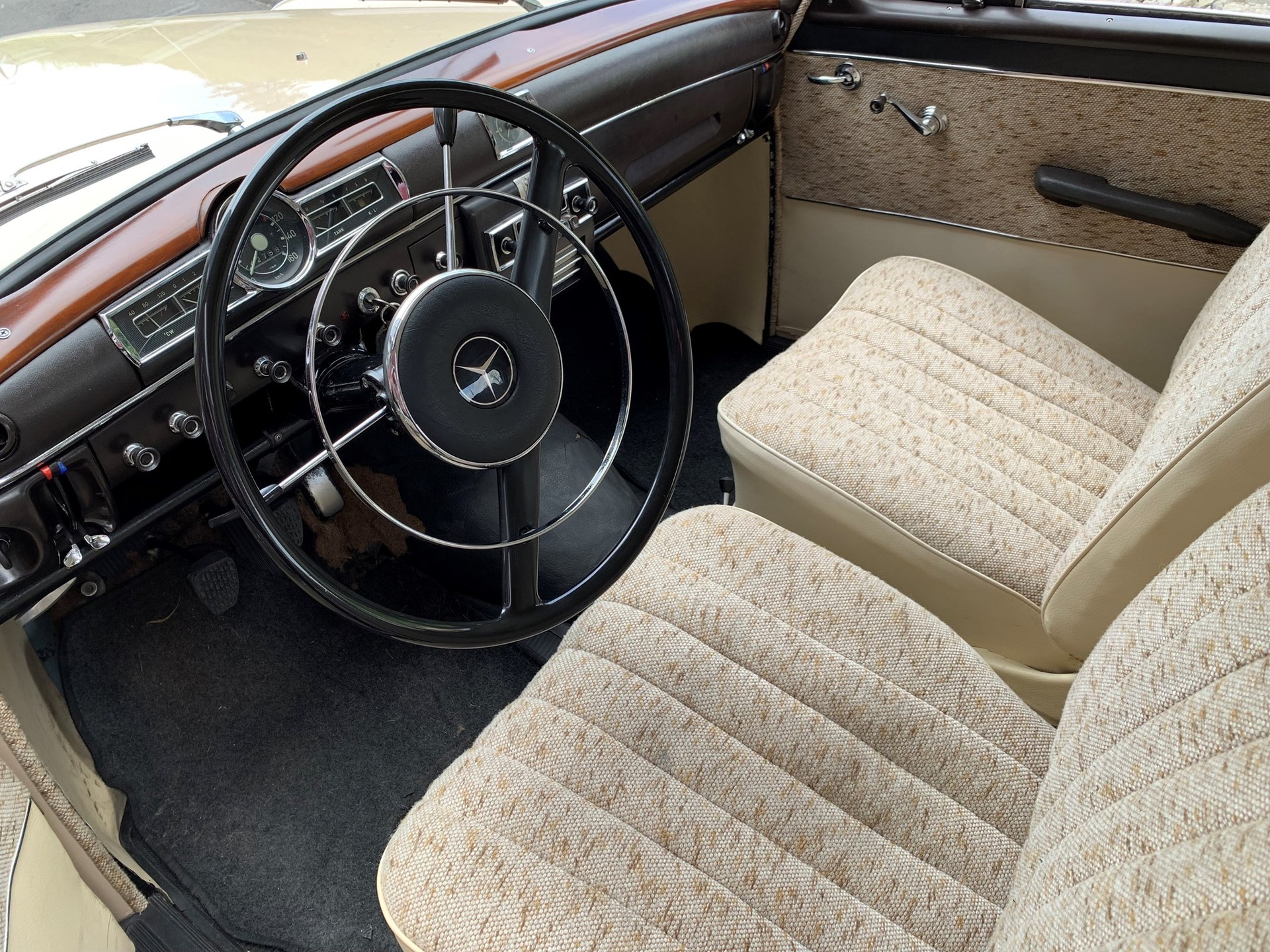 MERCEDES-BENZ 190-image-8