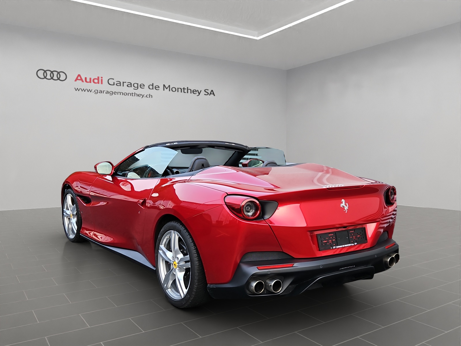 FERRARI Portofino 3.9 V8 T-showroom-element-1