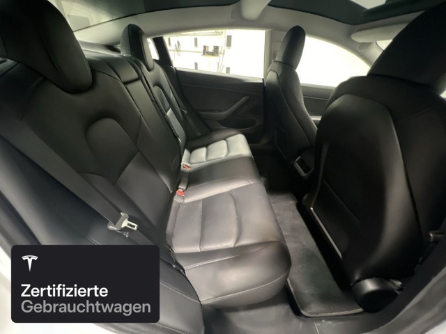 TESLA Model 3 Long Range AWD-showroom-element-3