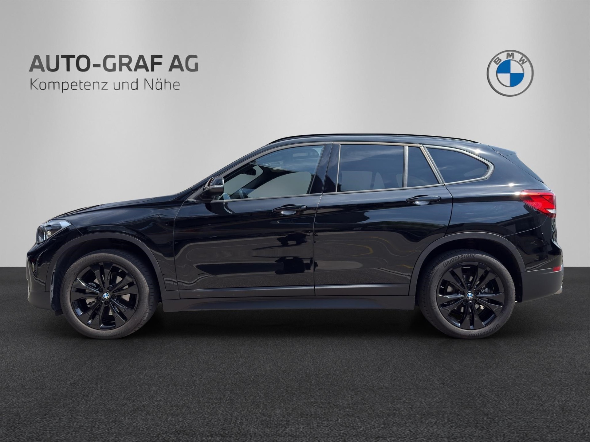 BMW X1 sDr 18i Essential DSK-showroom-element-1