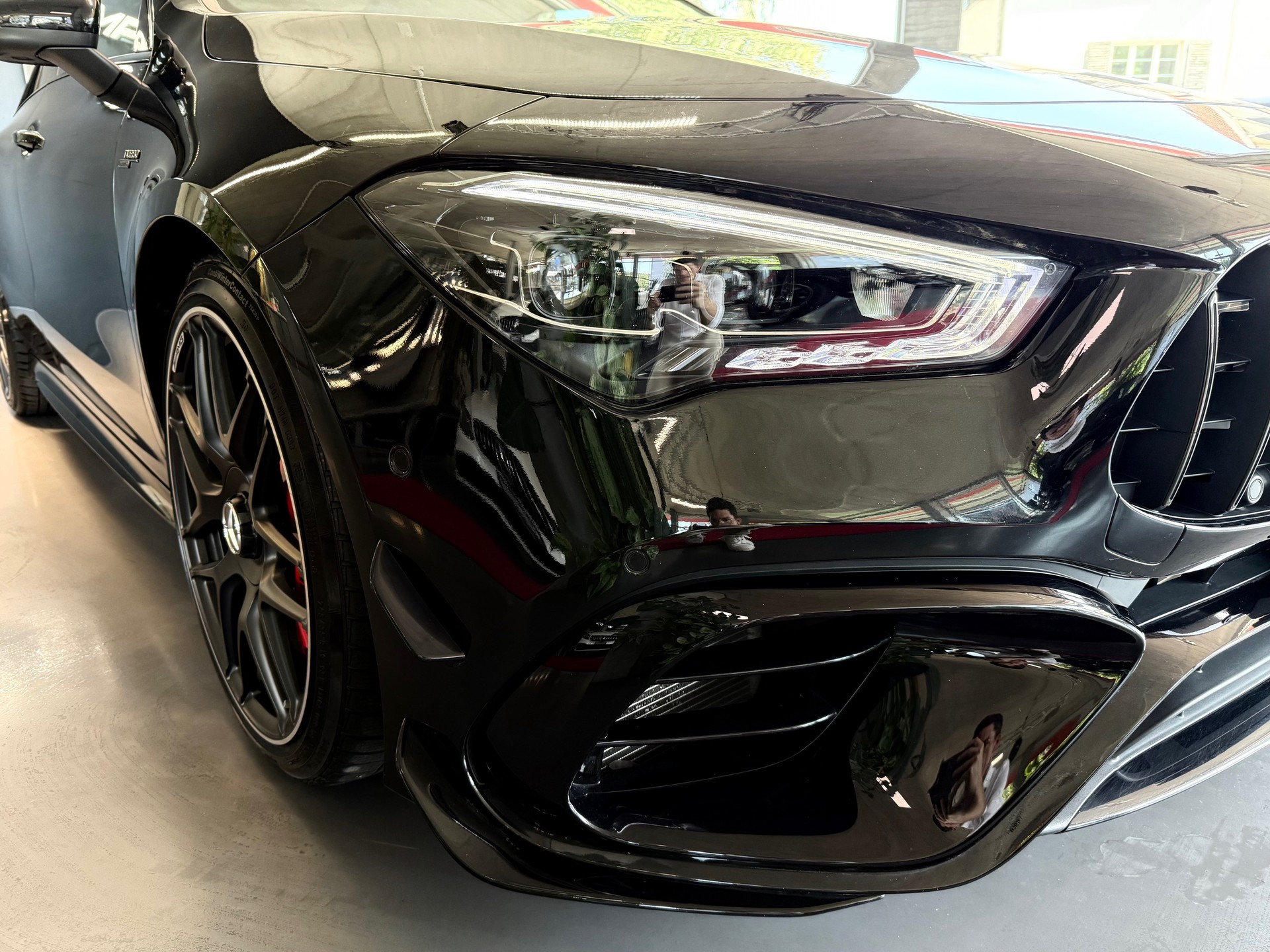 MERCEDES-BENZ CLA 45 S AMG 4Matic+ 8G-DCT-showroom-element-3