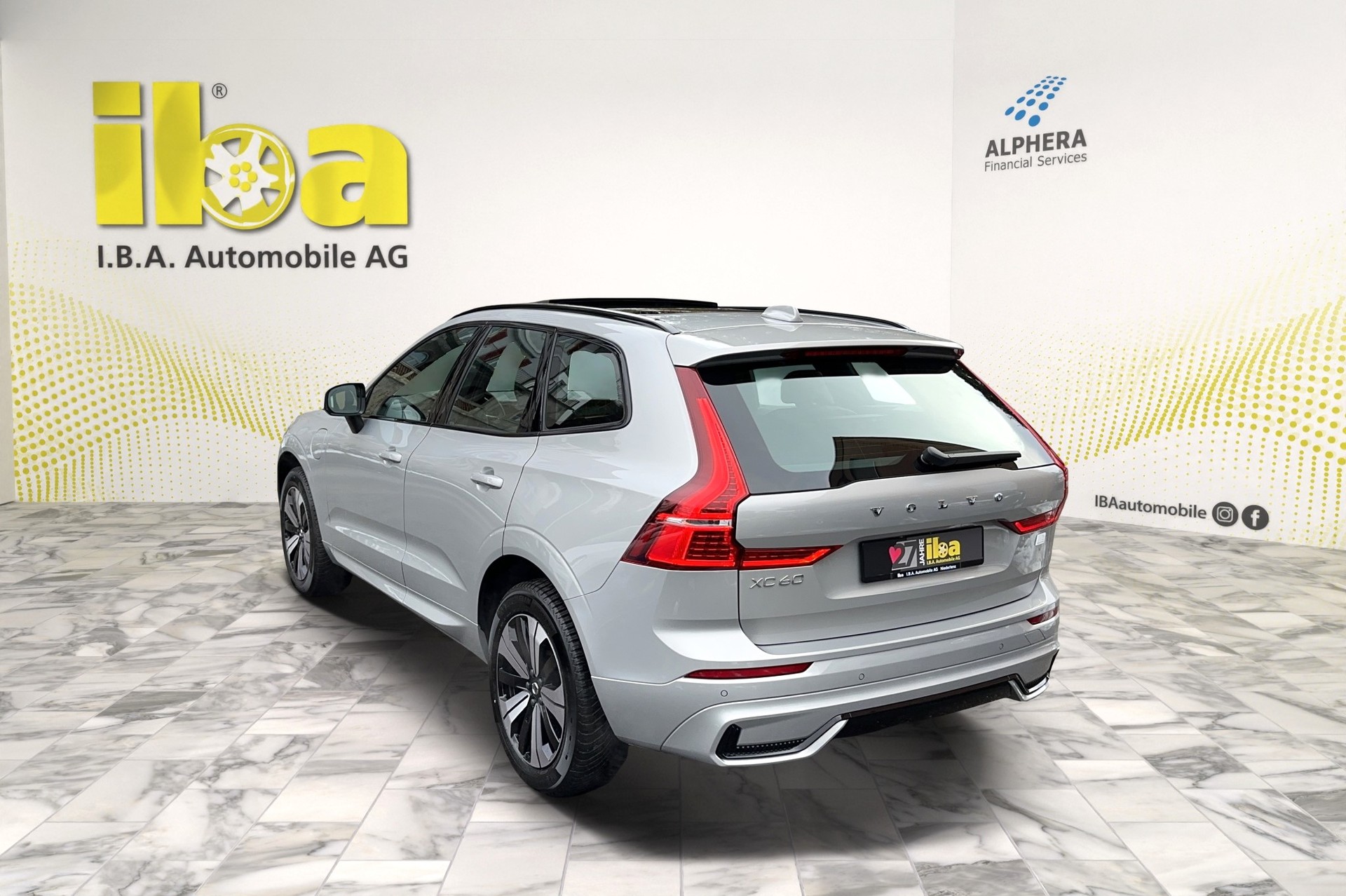 VOLVO XC60 T6 eAWD Plus Dark Hybrid 4x4-showroom-element-2