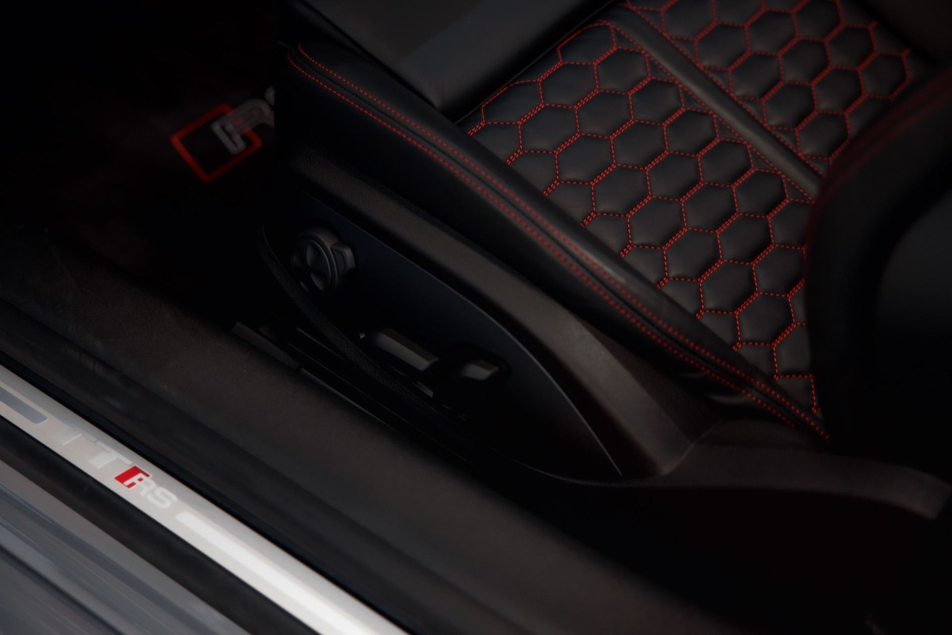 AUDI TT Roadster TTRS S-tronic *CH-Fhz.*-image-21