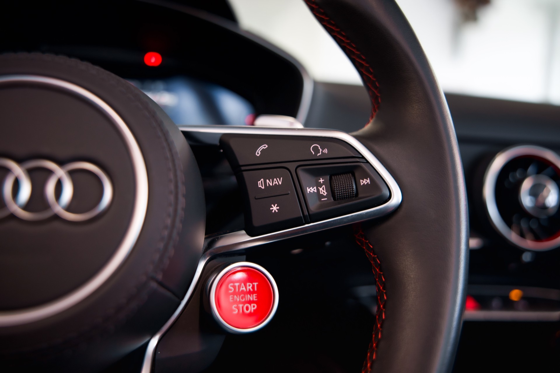 AUDI TT Roadster TTRS S-tronic *CH-Fhz.*-image-27