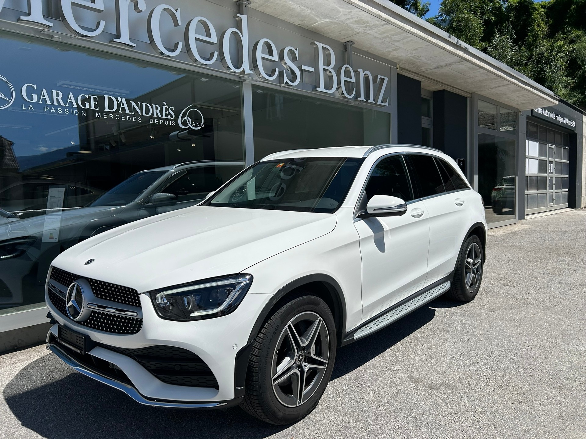 MERCEDES-BENZ GLC 200 AMG Line 4Matic 9G-Tronic