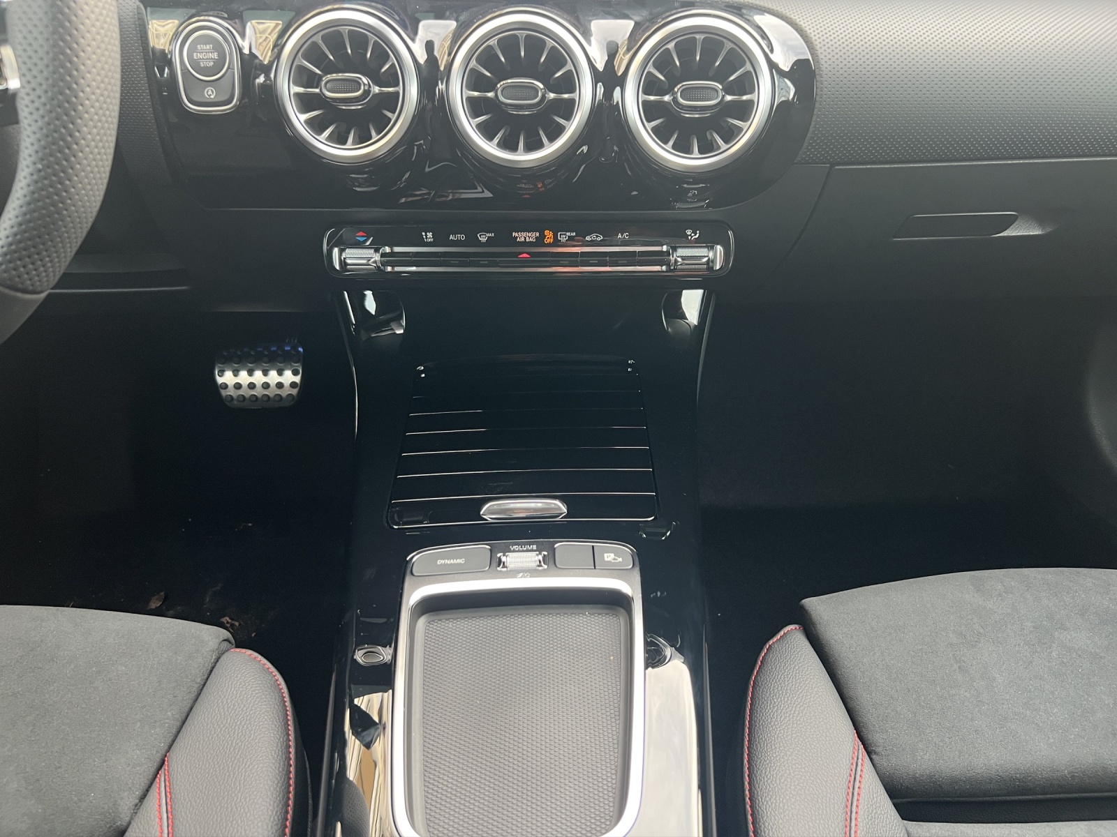 Image MERCEDES-BENZ A-200 A 200 Night Star 7G-DCT