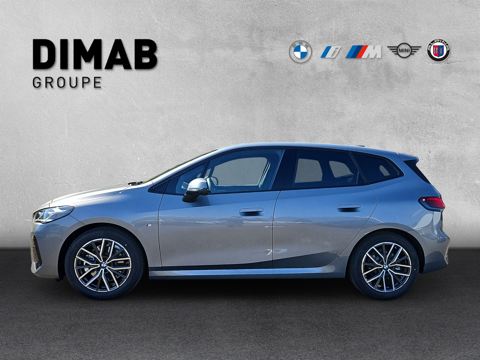 BMW 223i Active Tourer xDrive DKG-showroom-element-1