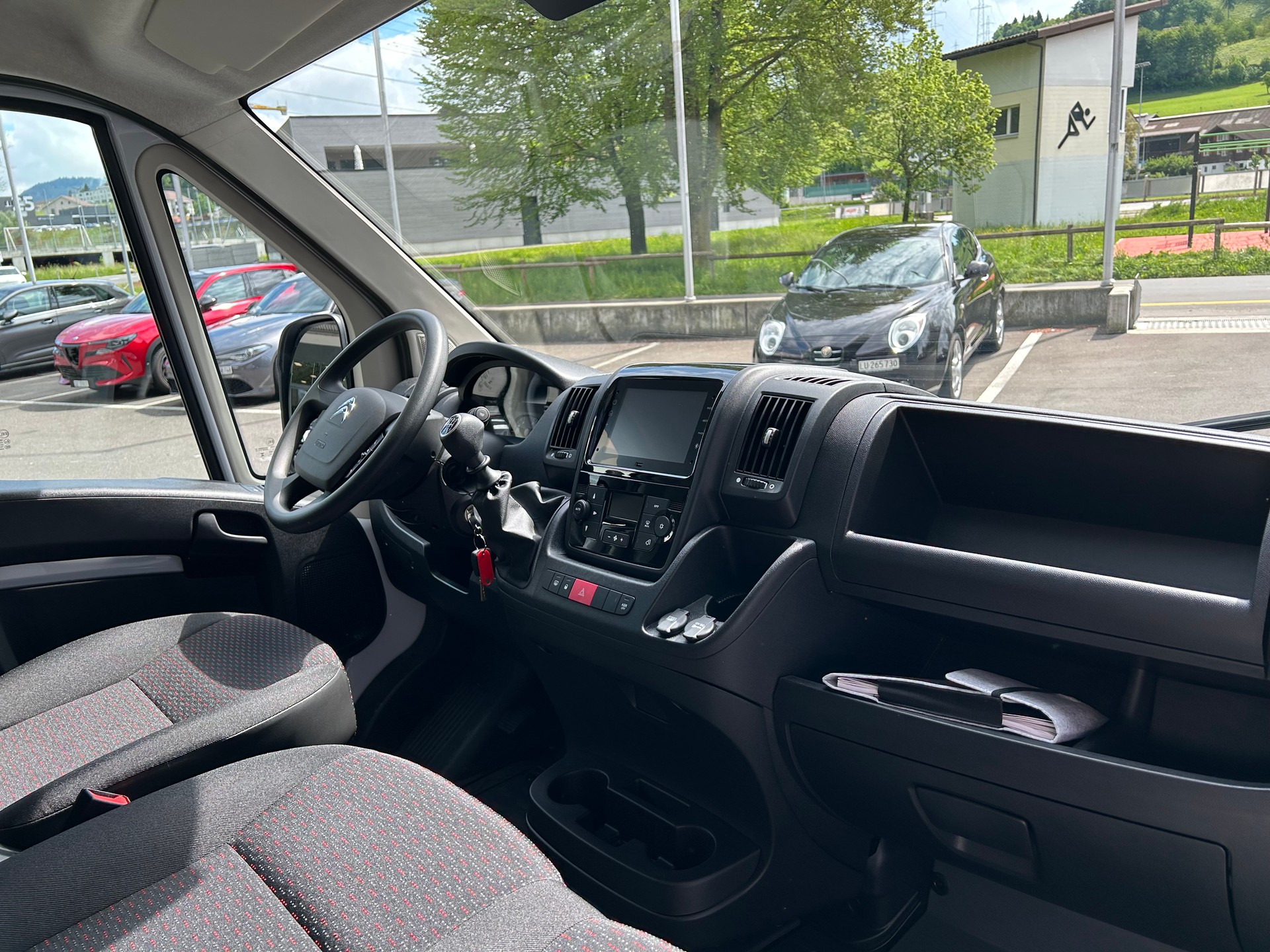 CITROEN Jumper 33 2.2 BlueHDi 120 L2H2-image-16