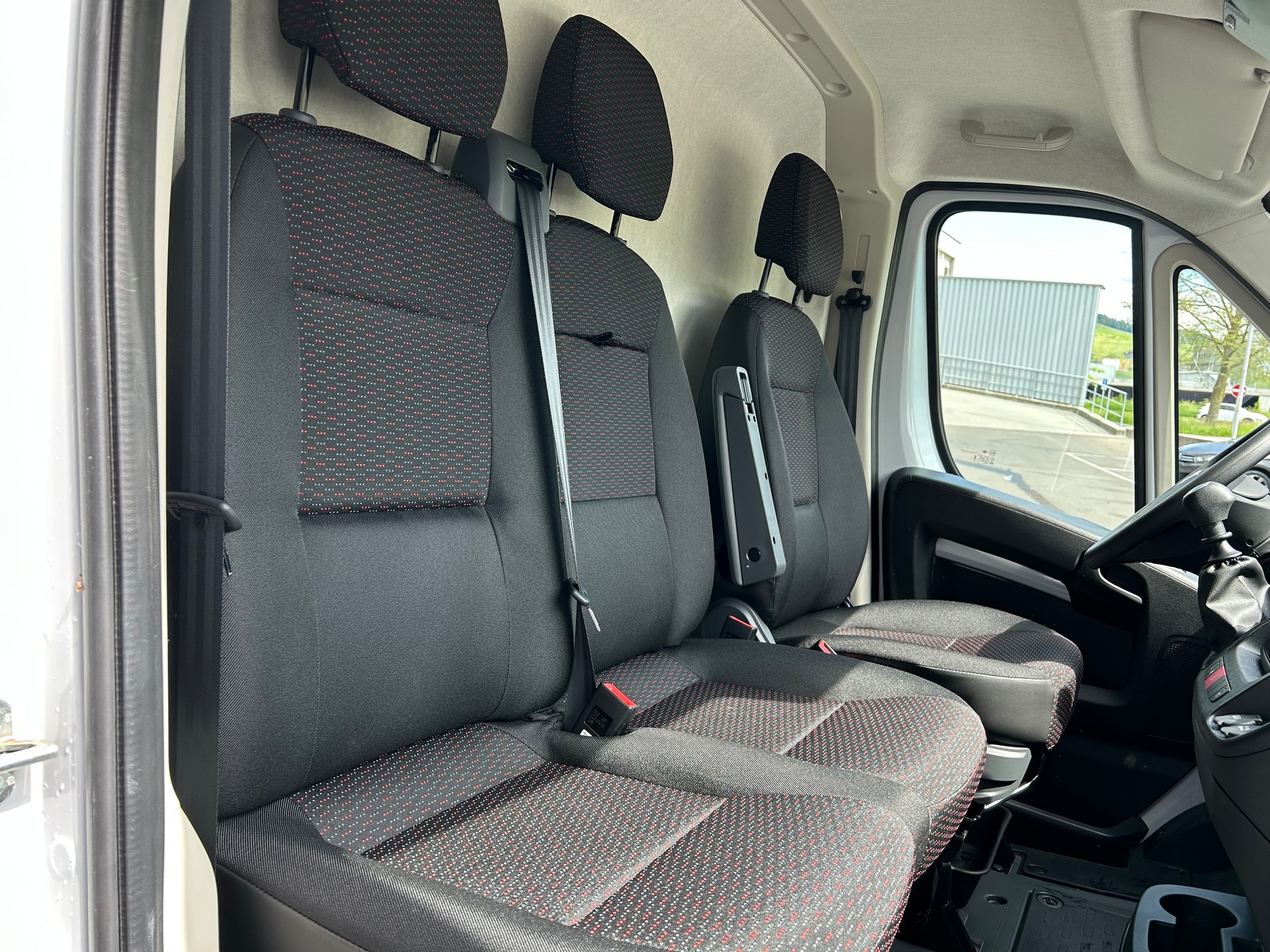 CITROEN Jumper 33 2.2 BlueHDi 120 L2H2-image-15