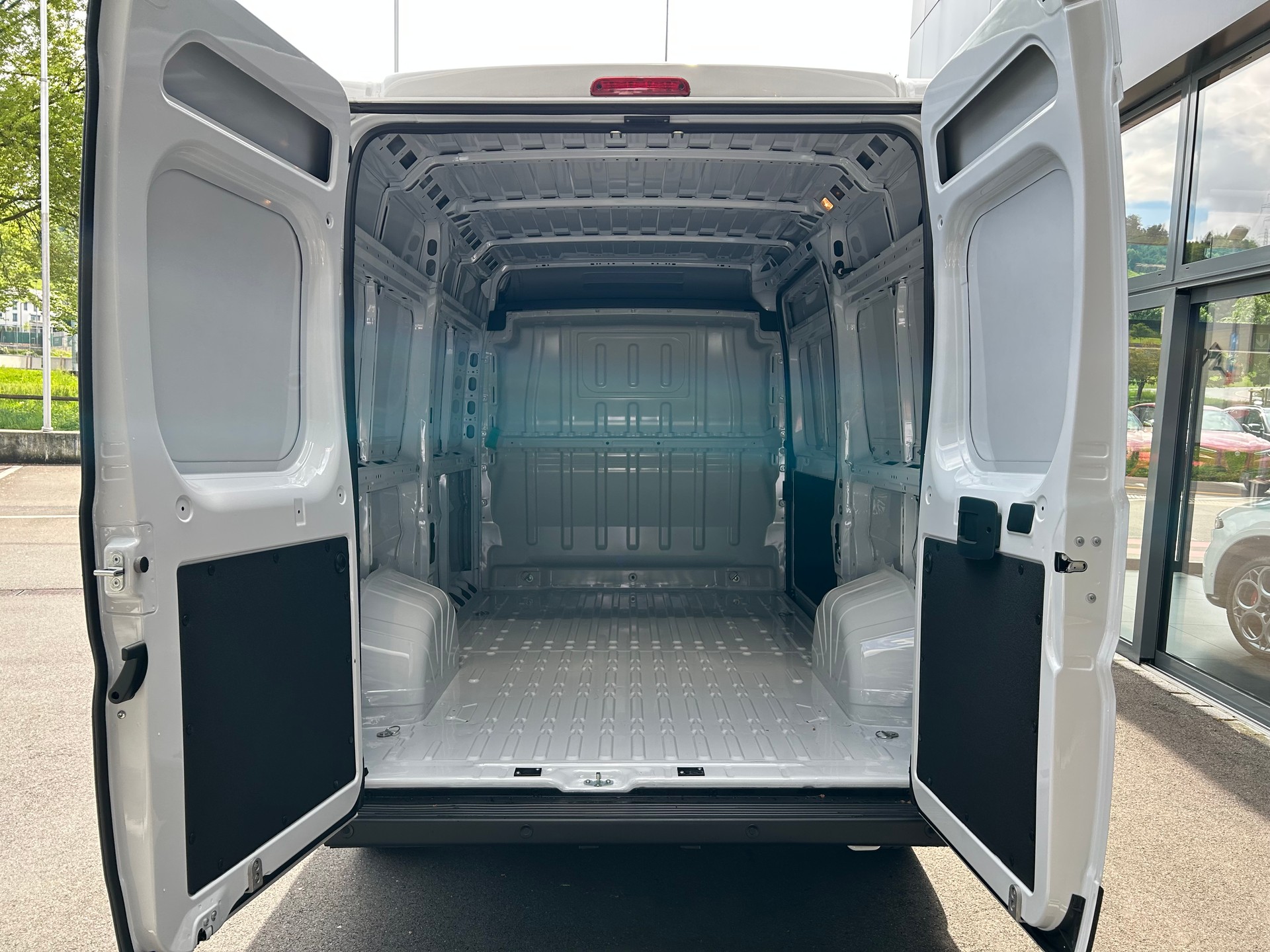 CITROEN Jumper 33 2.2 BlueHDi 120 L2H2-image-9