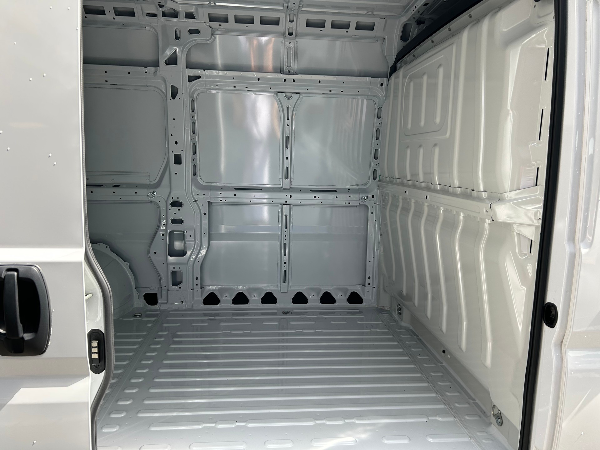 CITROEN Jumper 33 2.2 BlueHDi 120 L2H2-image-14