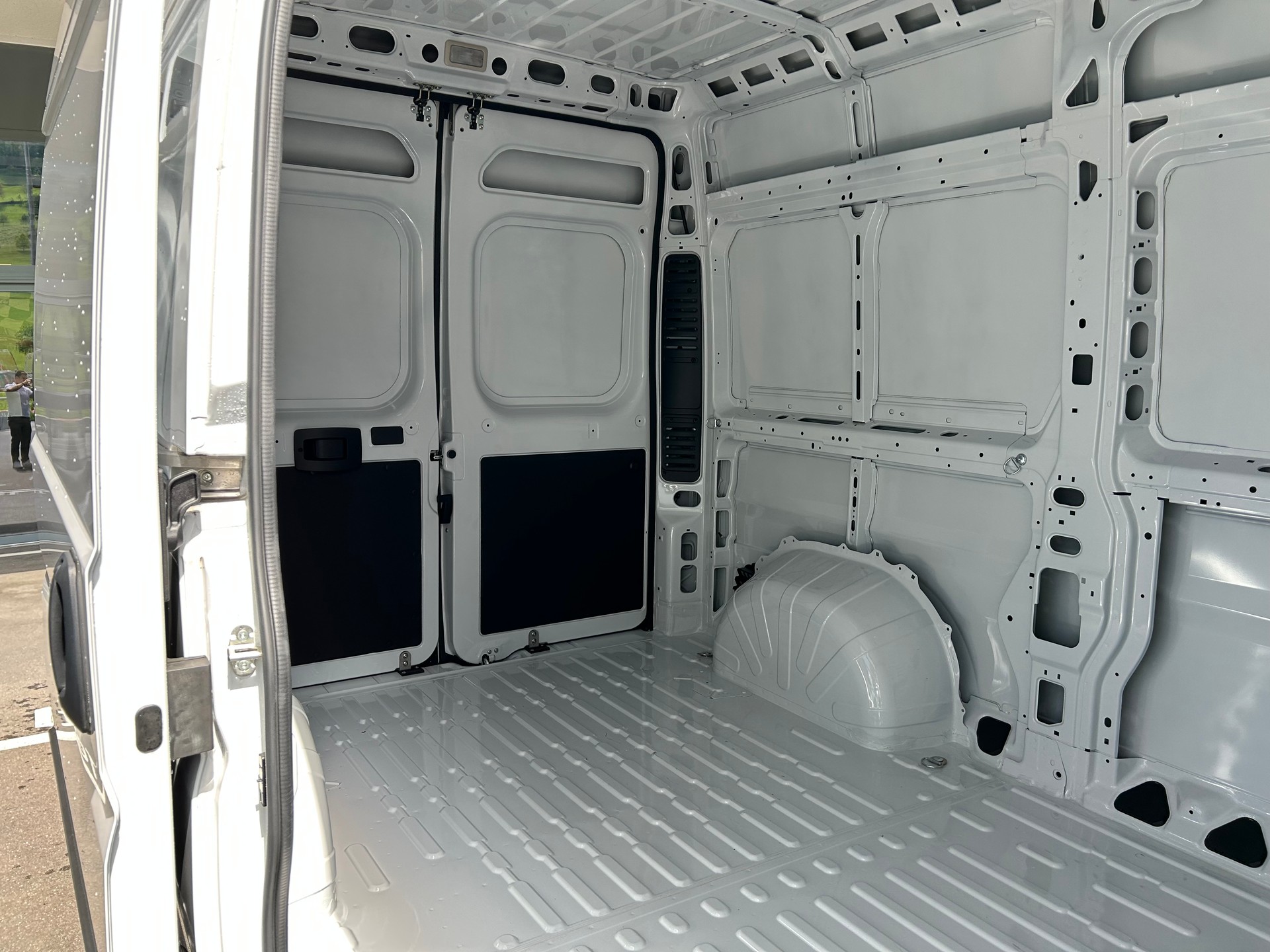 CITROEN Jumper 33 2.2 BlueHDi 120 L2H2-image-13