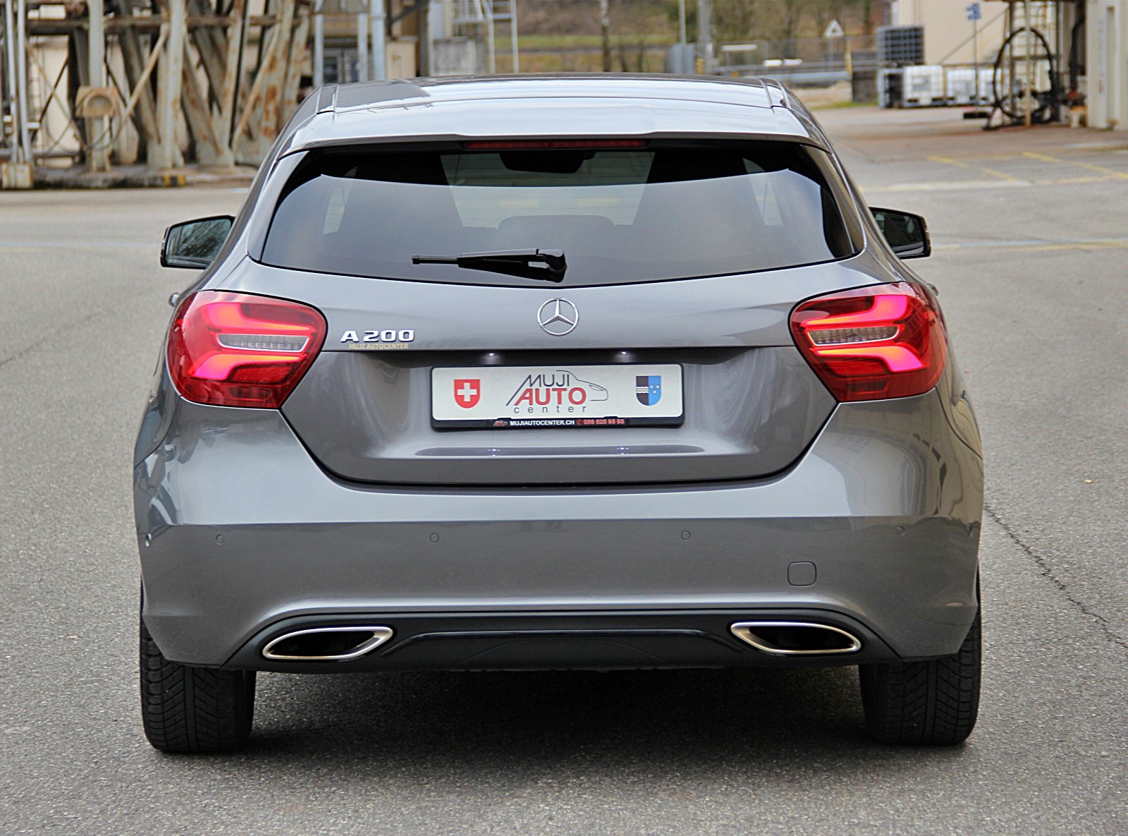 MERCEDES-BENZ A 200 Urban 7G-DCT-showroom-element-3