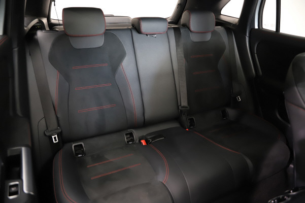 Image MERCEDES-BENZ GLA-220 GLA 220d 4Matic 8G-DCT