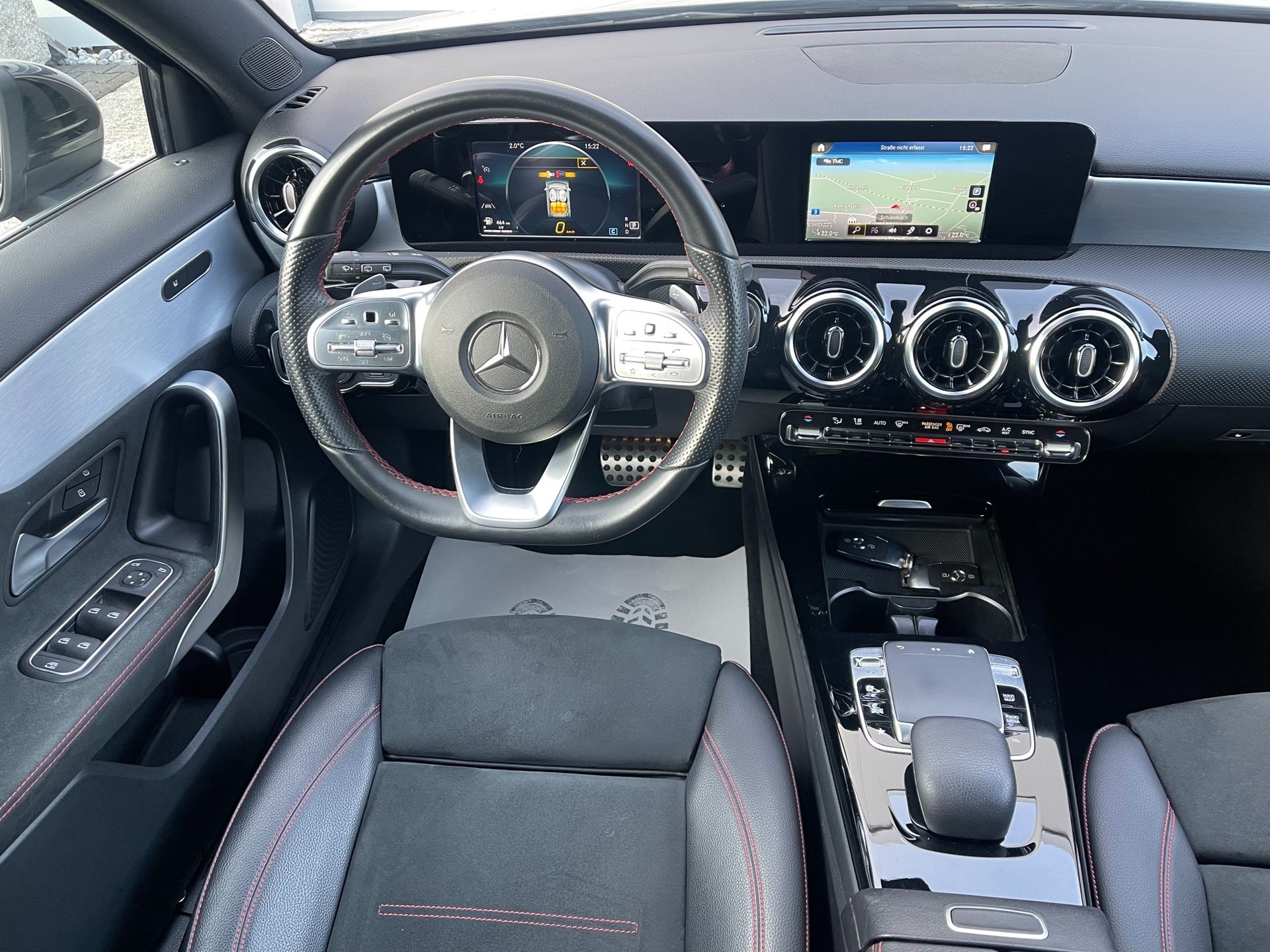 MERCEDES-BENZ A 200 AMG Line 7G-DCT*TOP ZUSTAND*-showroom-element-3