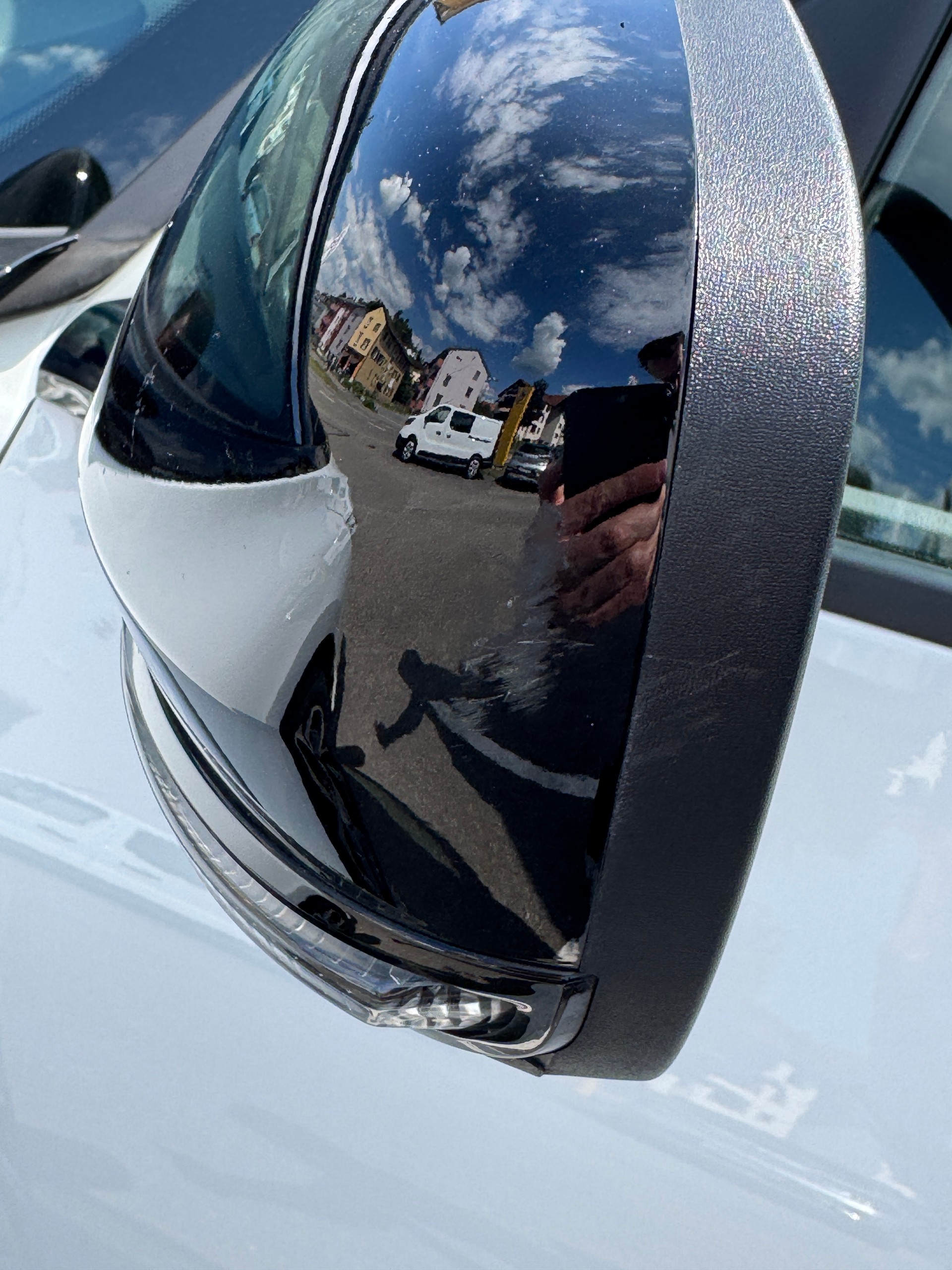 RENAULT Grand Scénic 1.8 dCi Intens EDC-image-12