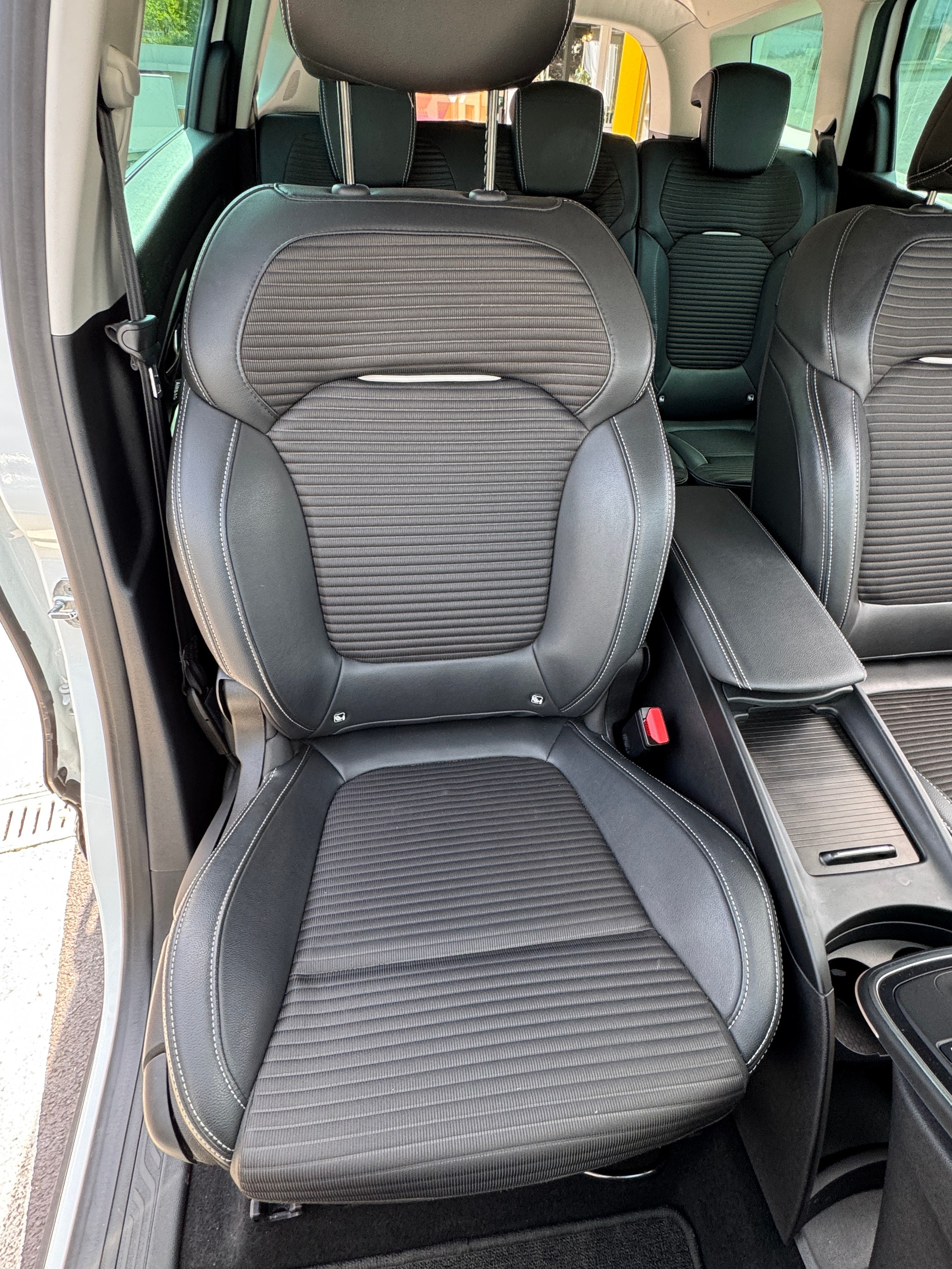 RENAULT Grand Scénic 1.8 dCi Intens EDC-image-8