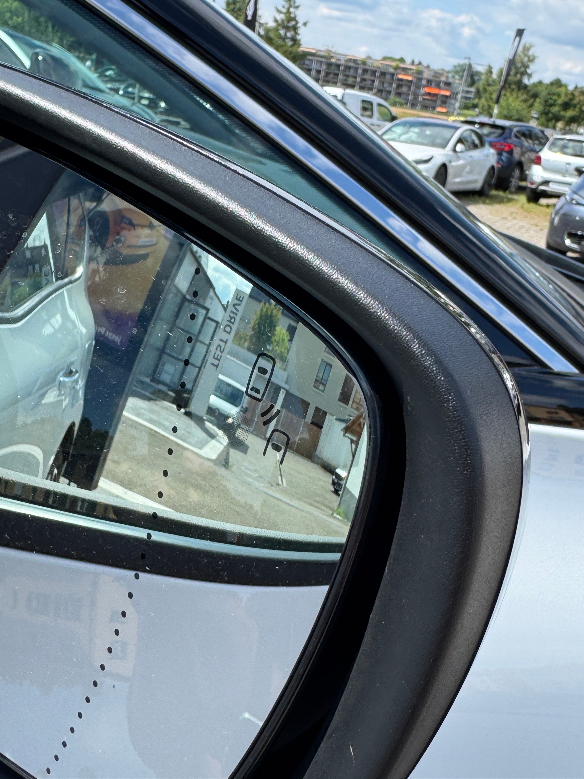 RENAULT Grand Scénic 1.8 dCi Intens EDC-image-9