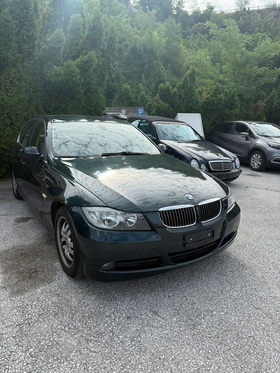 BMW 325xi-showroom-element-1