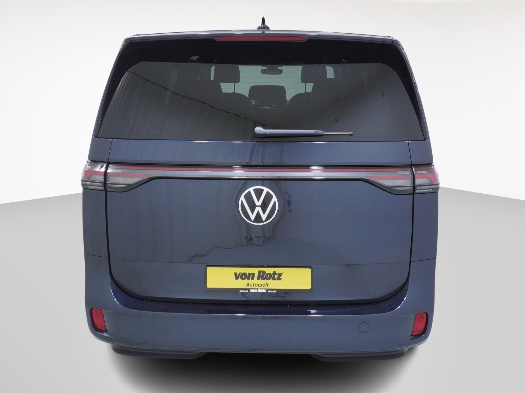 VW ID.BUZZ 84kWh GTX 4MOTION langer Radstand-showroom-element-2