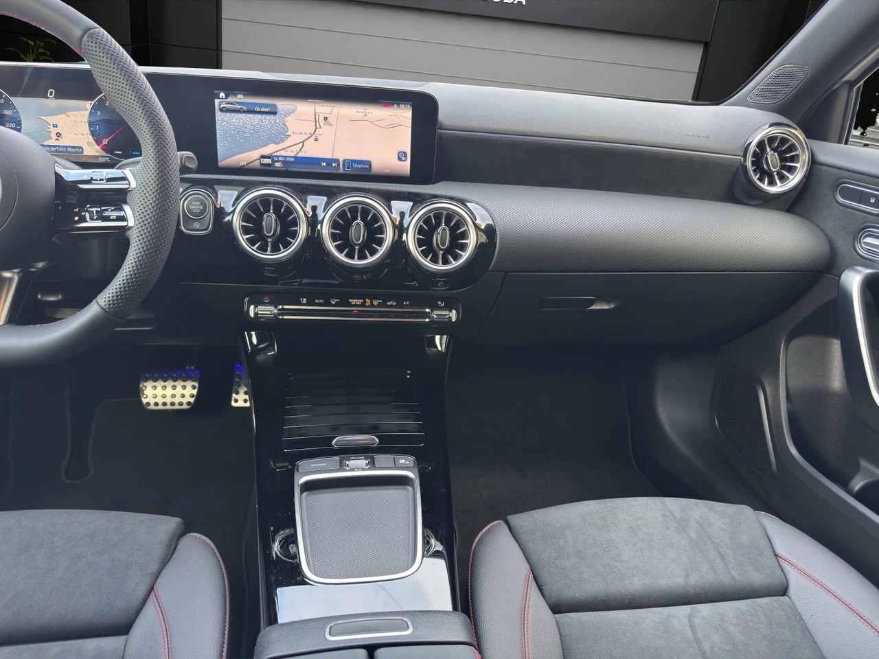 Image MERCEDES-BENZ A-200 A 200 Night Star 7G-DCT