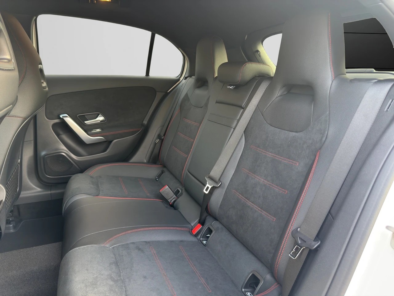 Image MERCEDES-BENZ A-200 A 200 Night Star 7G-DCT