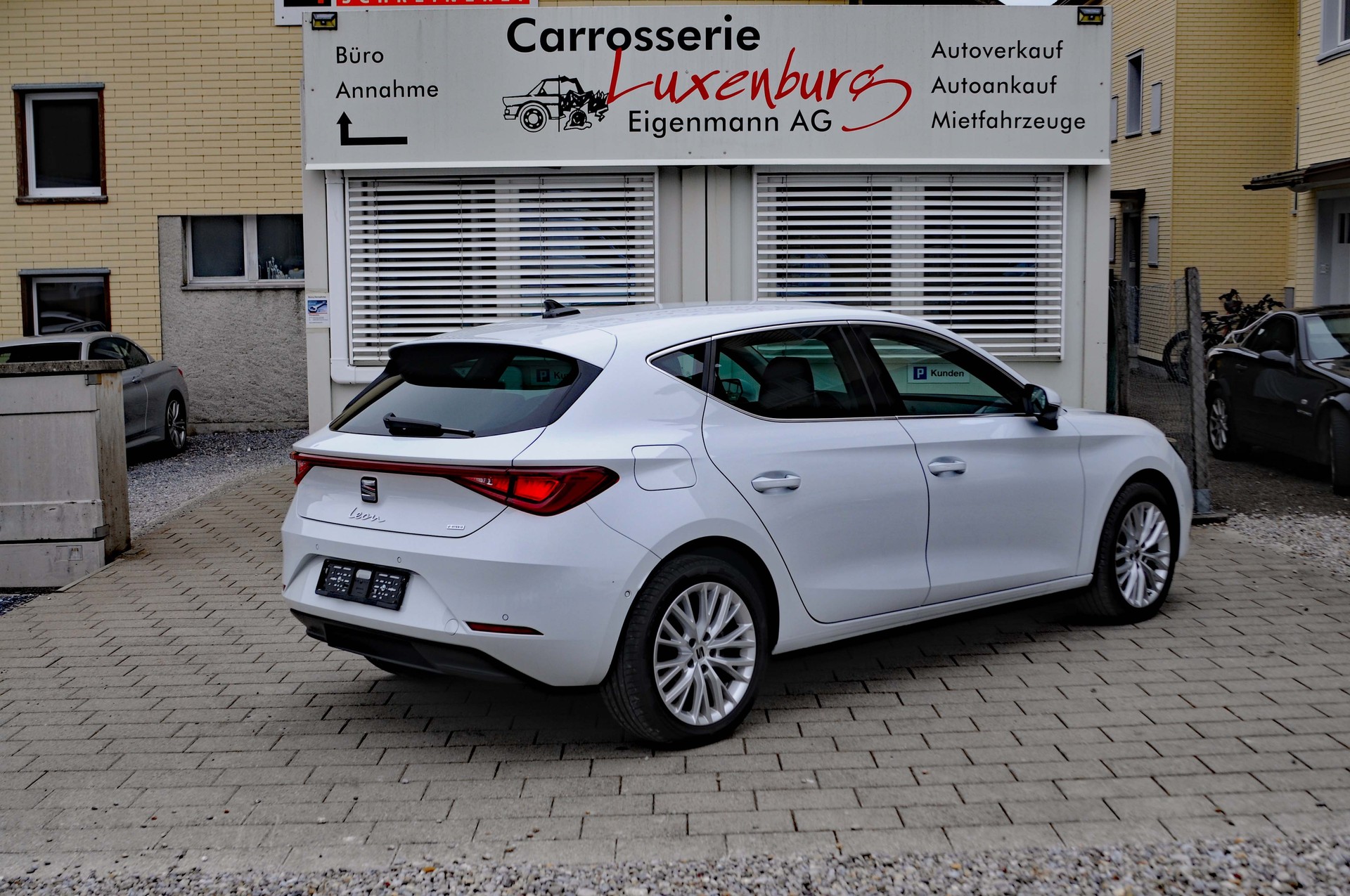 SEAT Leon ST 1.4 eHybrid pHEV Xcellence-image-2