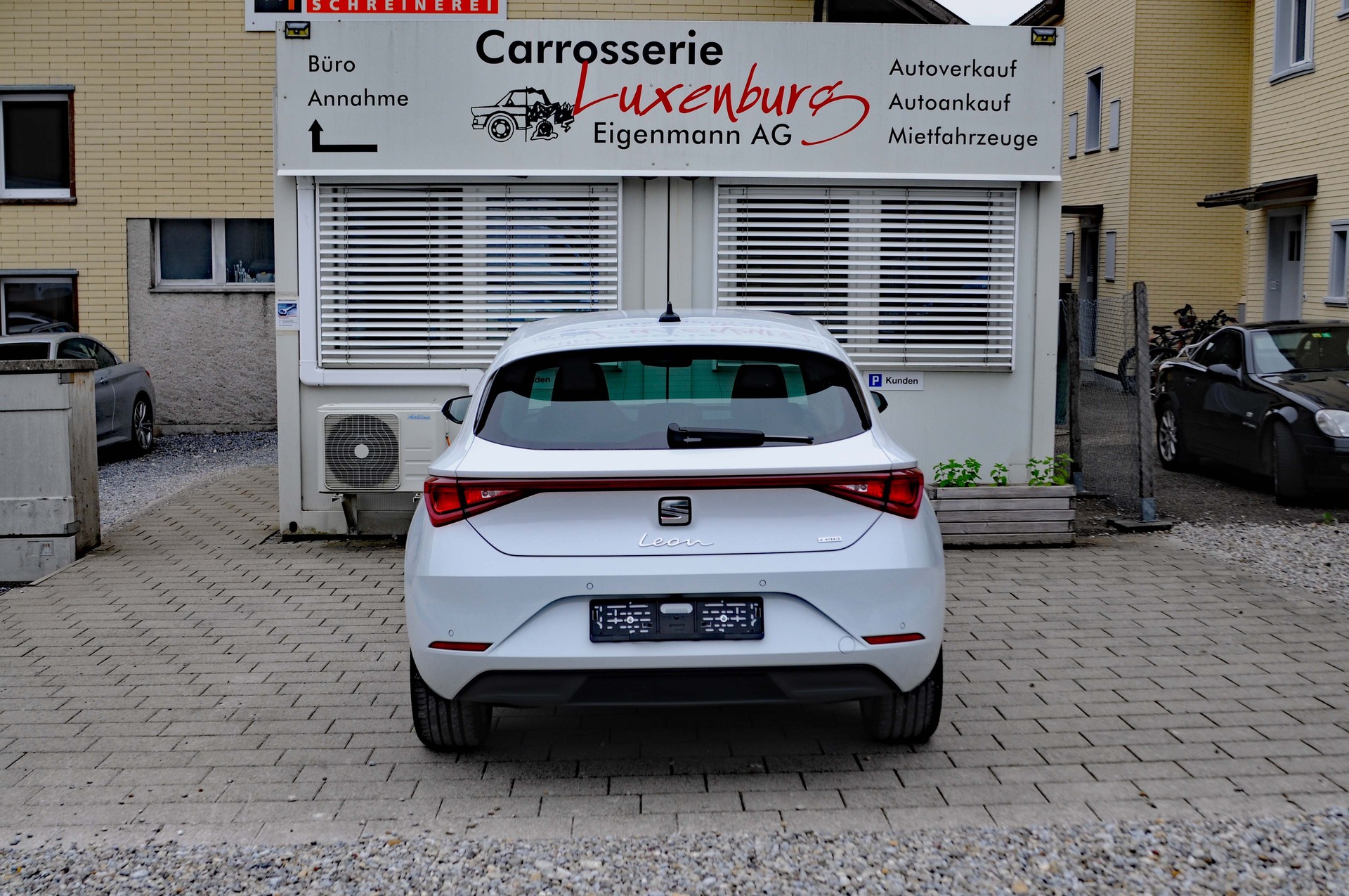 SEAT Leon ST 1.4 eHybrid pHEV Xcellence-image-3